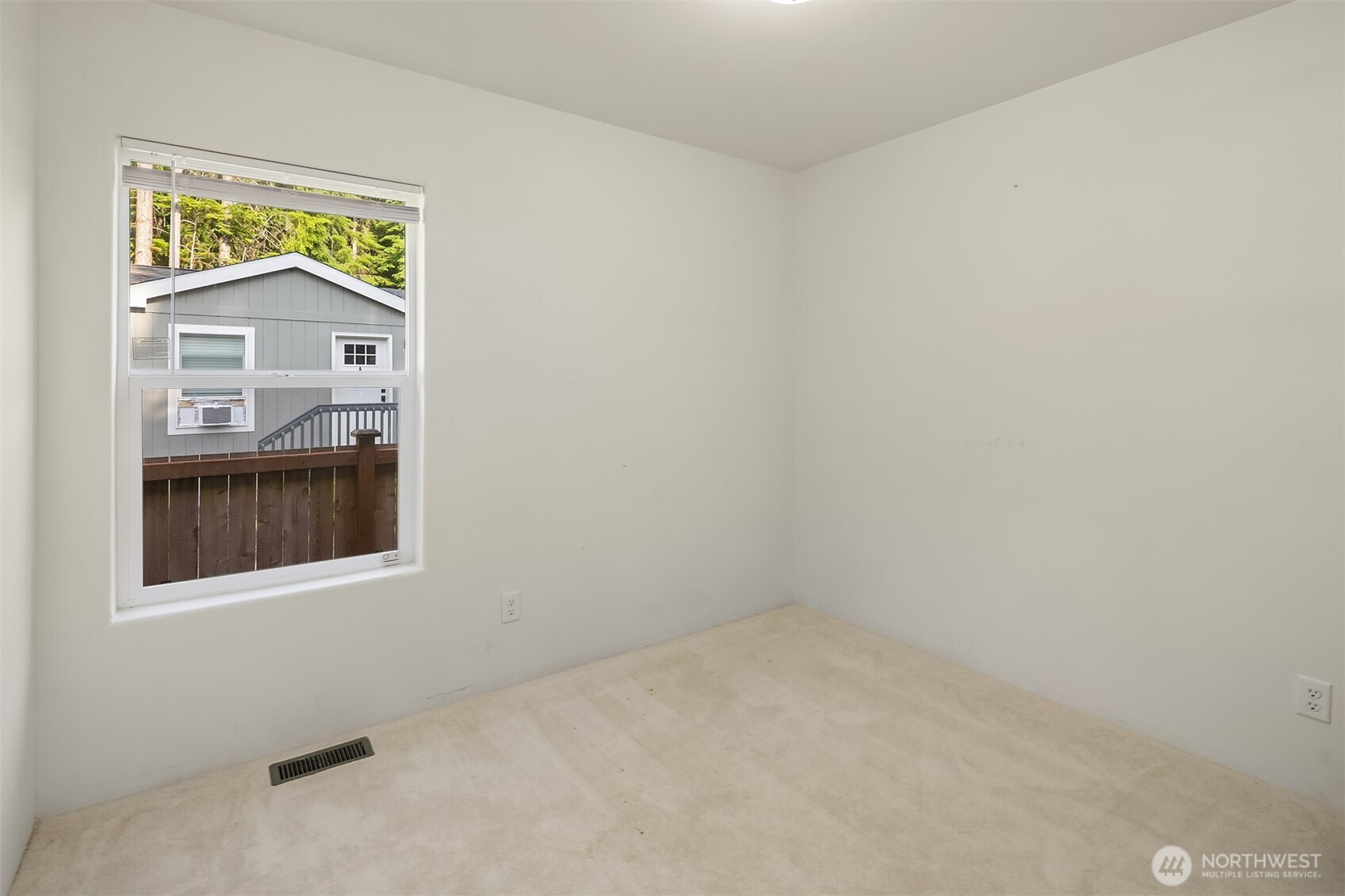 23418 Pearce Way Property Photo 6