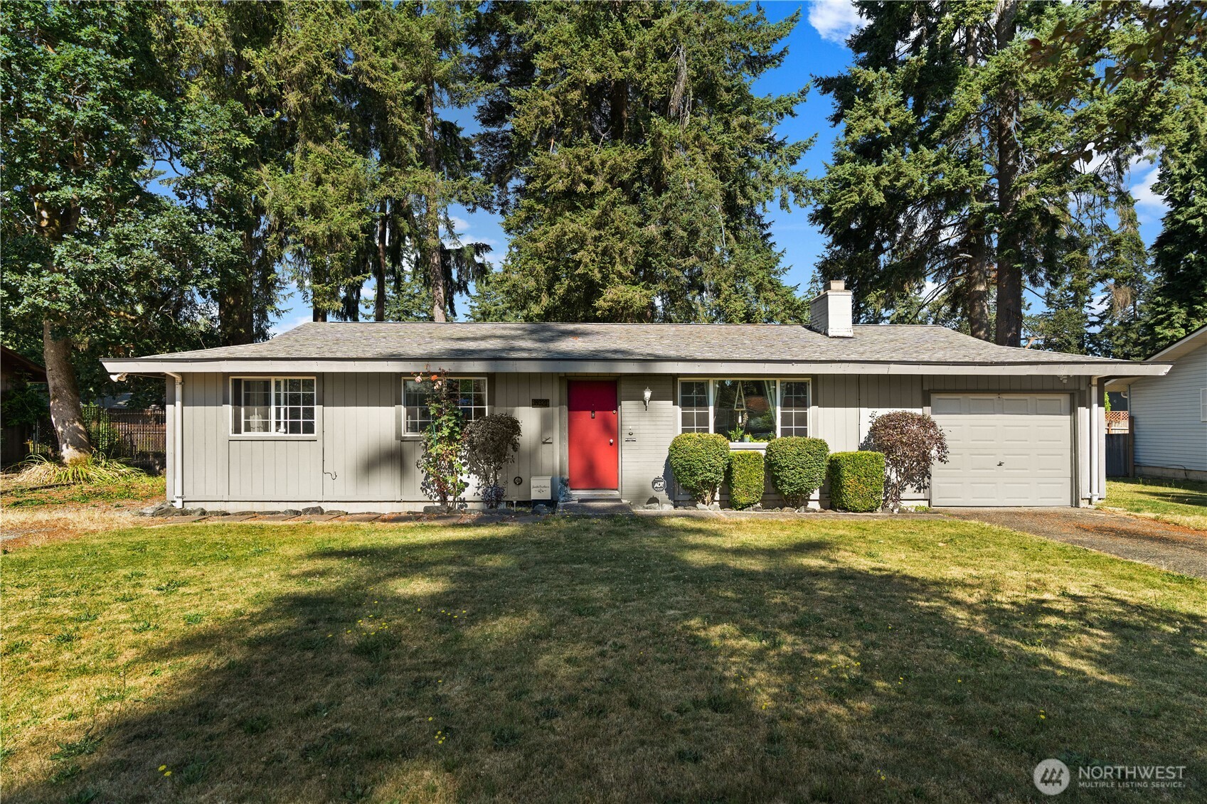 19320 Crescent Drive Property Photo 1