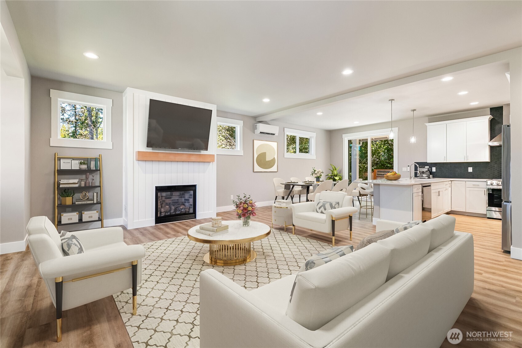 607 E Illinois Street Property Photo 4