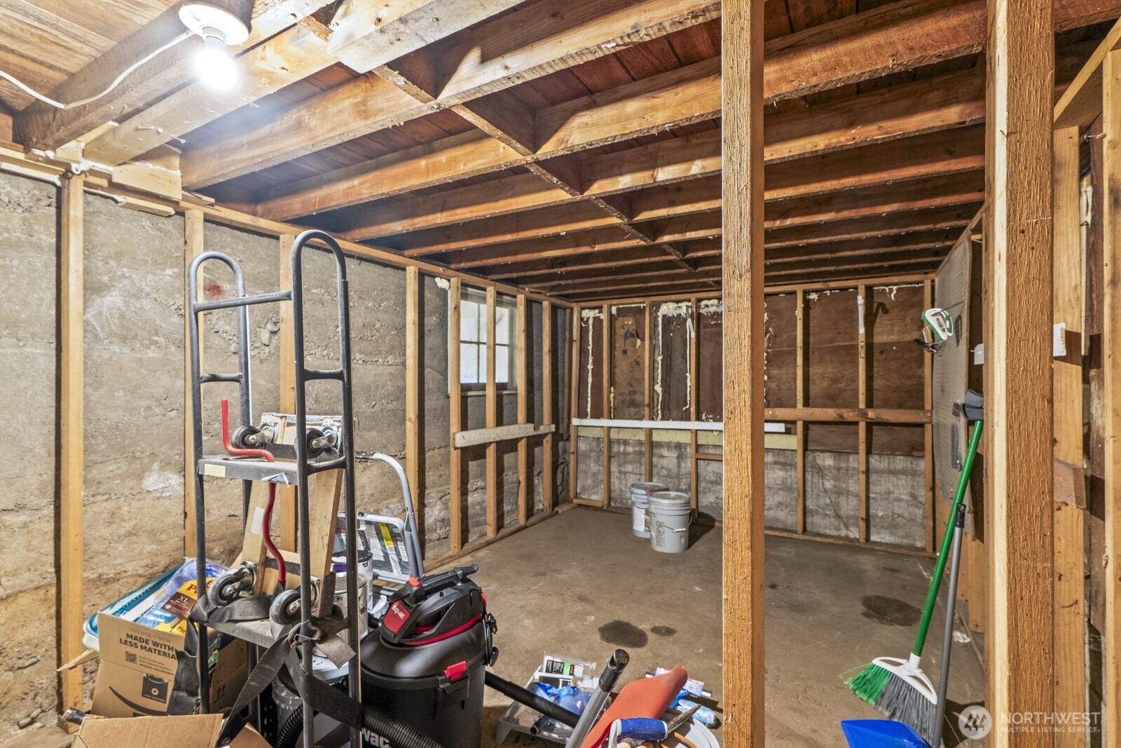 216 S Blakely Street Property Photo 16