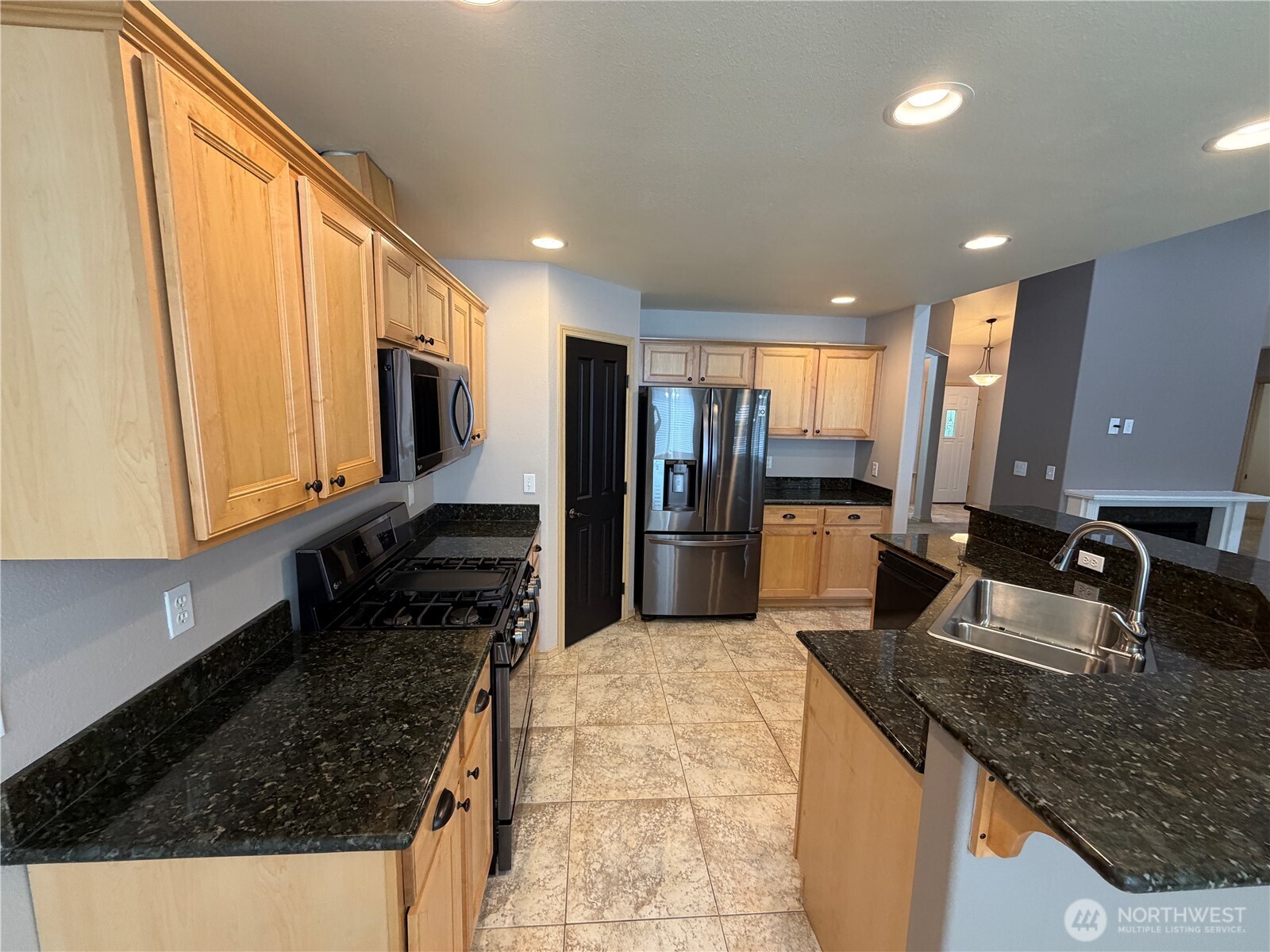 8428 Veterans Drive Property Photo 4