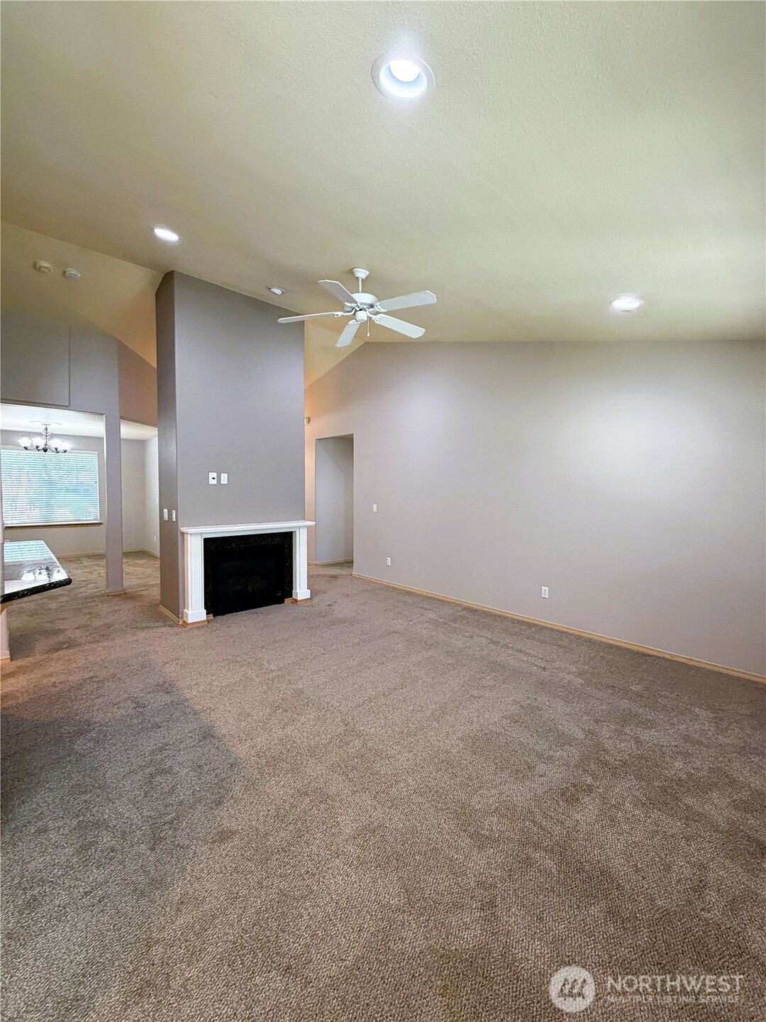 8428 Veterans Drive Property Photo 10