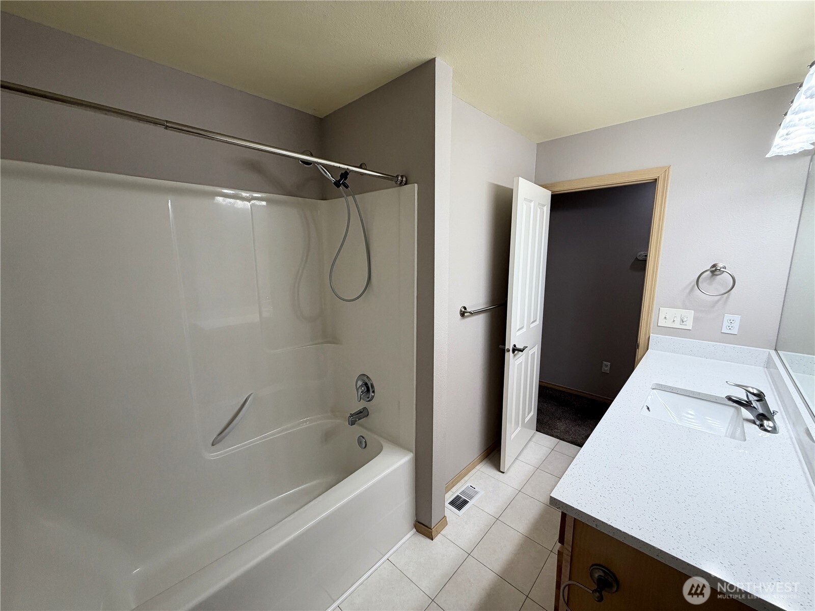 8428 Veterans Drive Property Photo 26