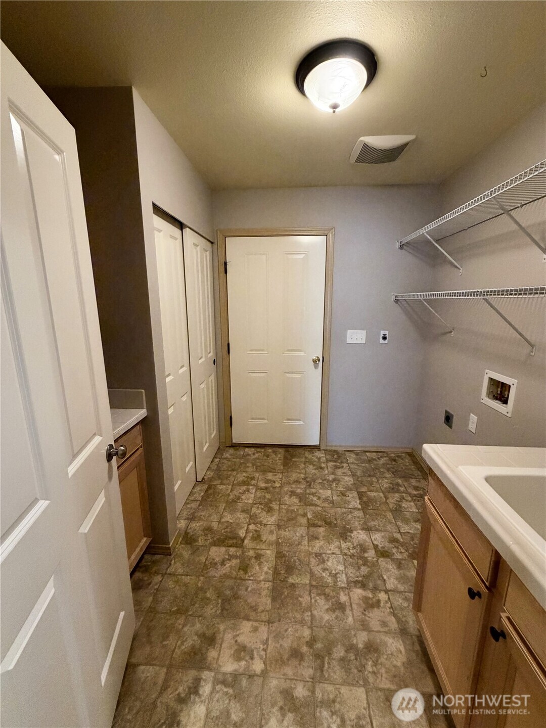 8428 Veterans Drive Property Photo 27