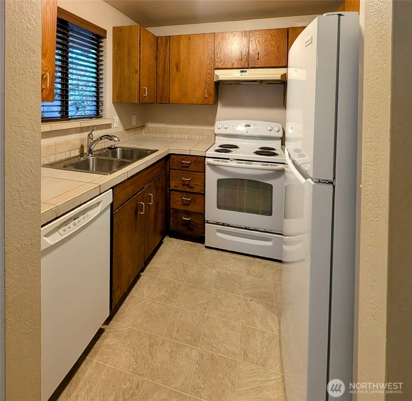 1627 Ne 199th Place Property Photo 5