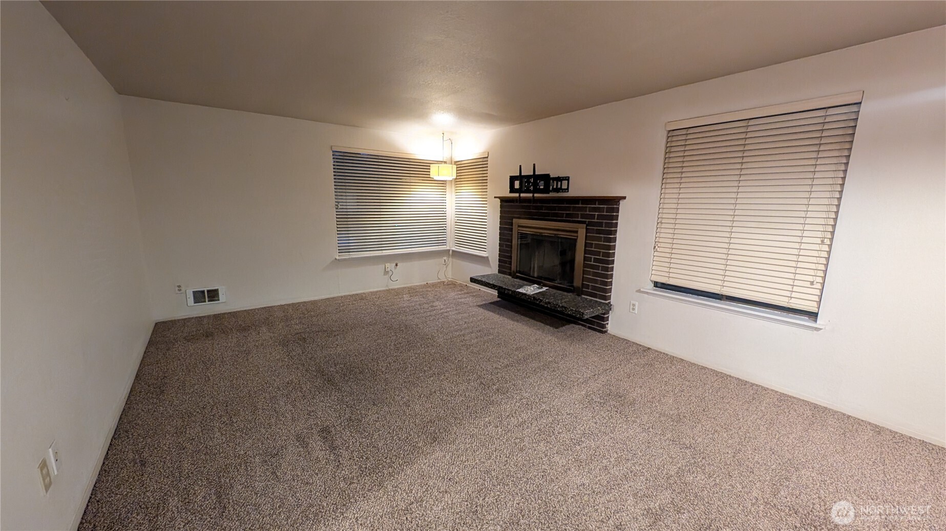 1627 Ne 199th Place Property Photo 11