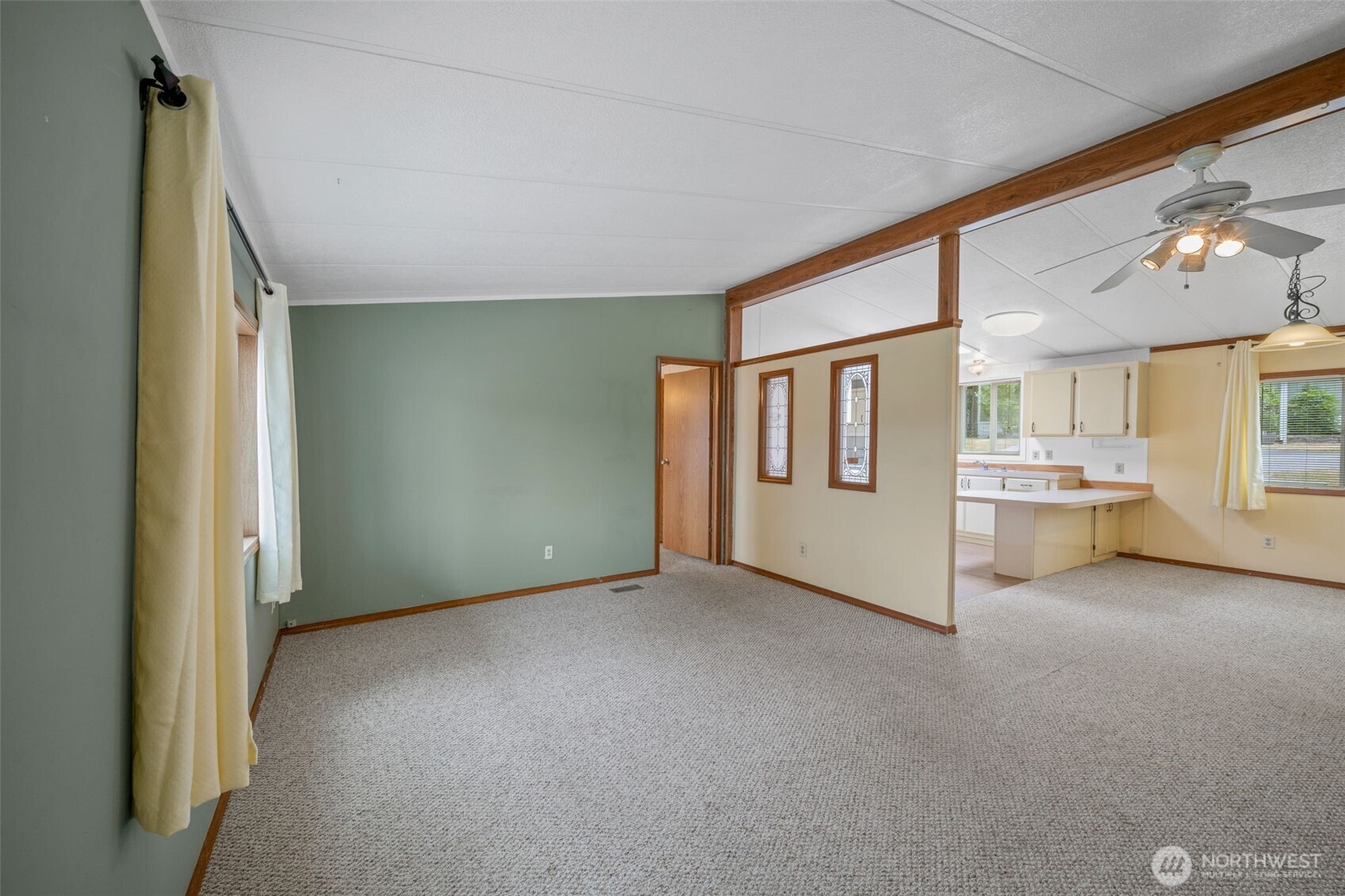 4045 49th Avenue 14 Property Photo 3