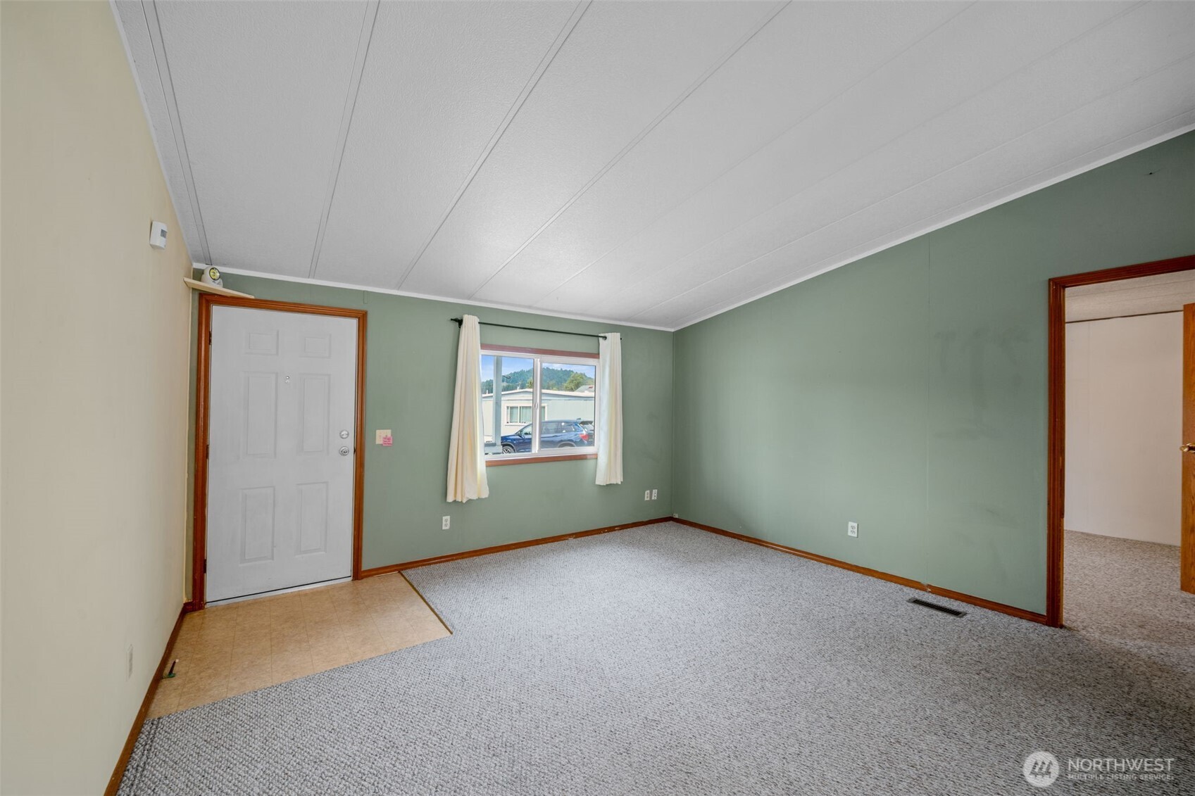 4045 49th Avenue 14 Property Photo 4