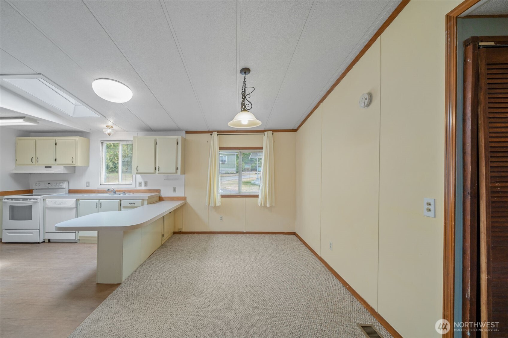 4045 49th Avenue 14 Property Photo 6