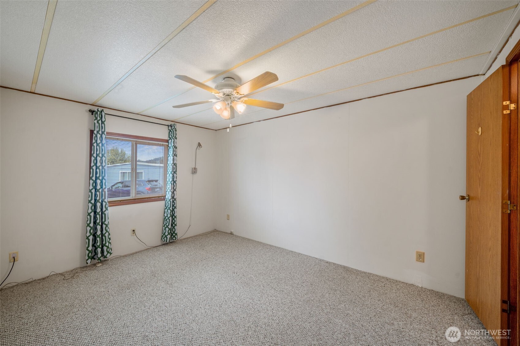 4045 49th Avenue 14 Property Photo 12