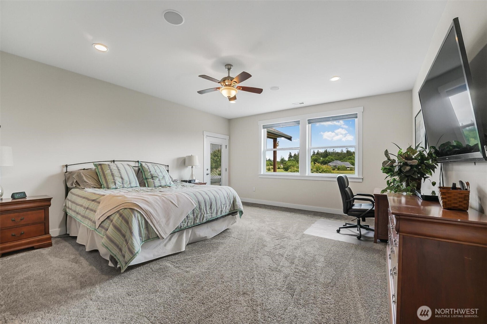 618 Ell Road Property Photo 14