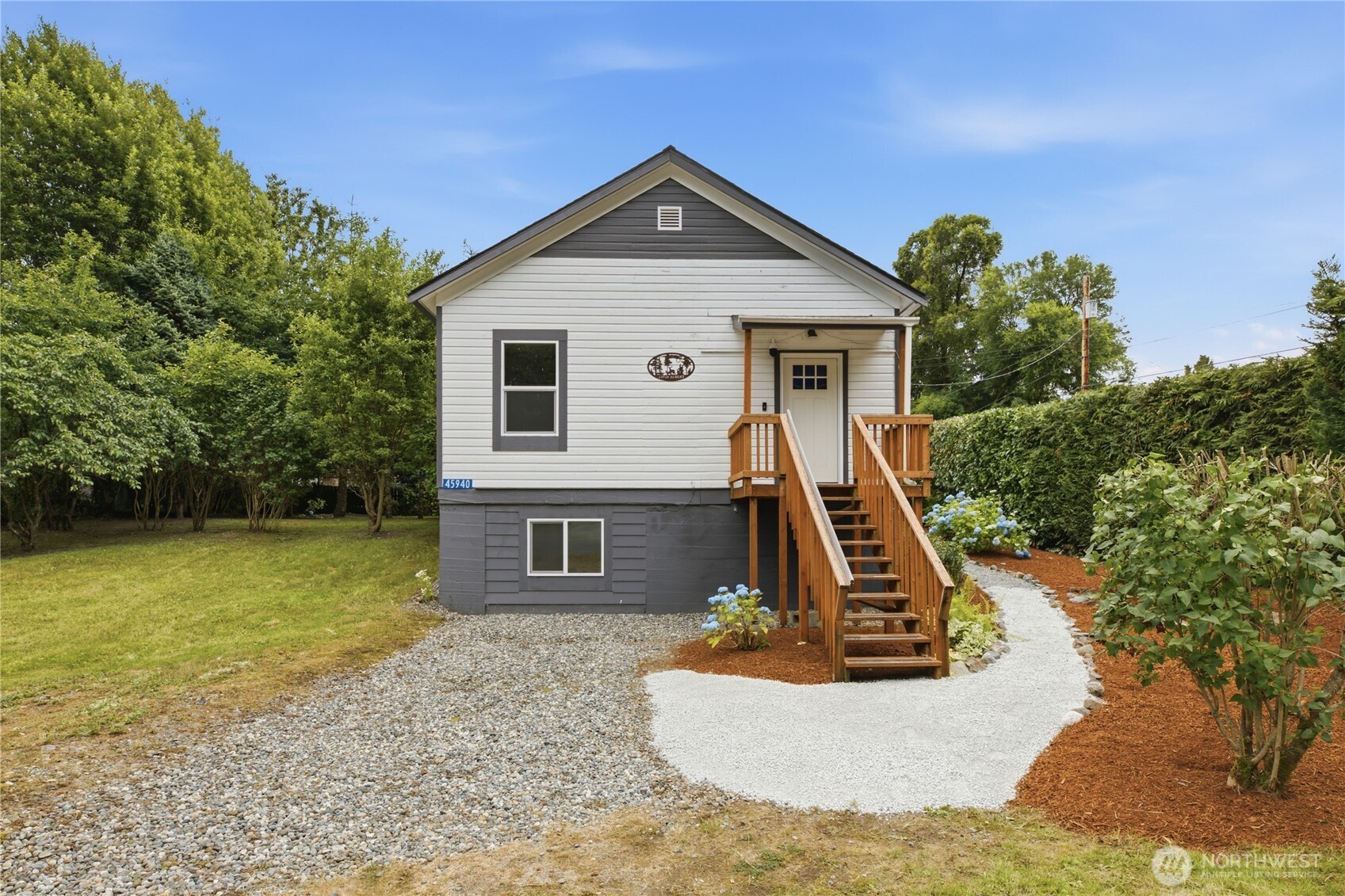 45940 Albert Street Property Photo 2