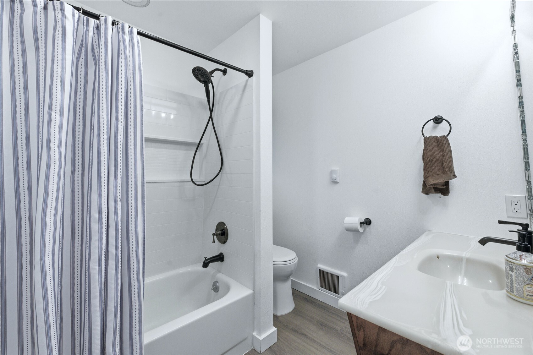 45940 Albert Street Property Photo 18