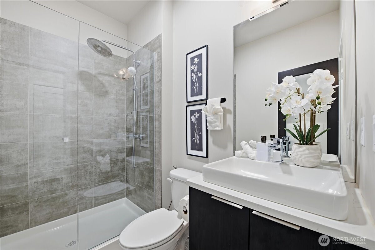 16005 57th Avenue Property Photo 4