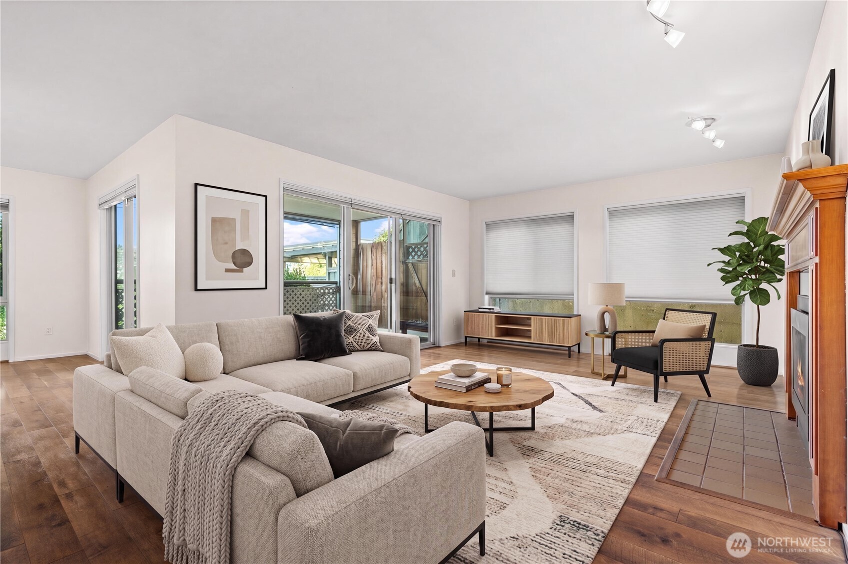 2811 14th 101 Property Photo 1