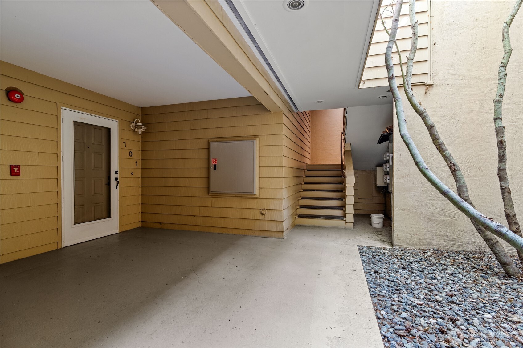 2811 14th 101 Property Photo 3
