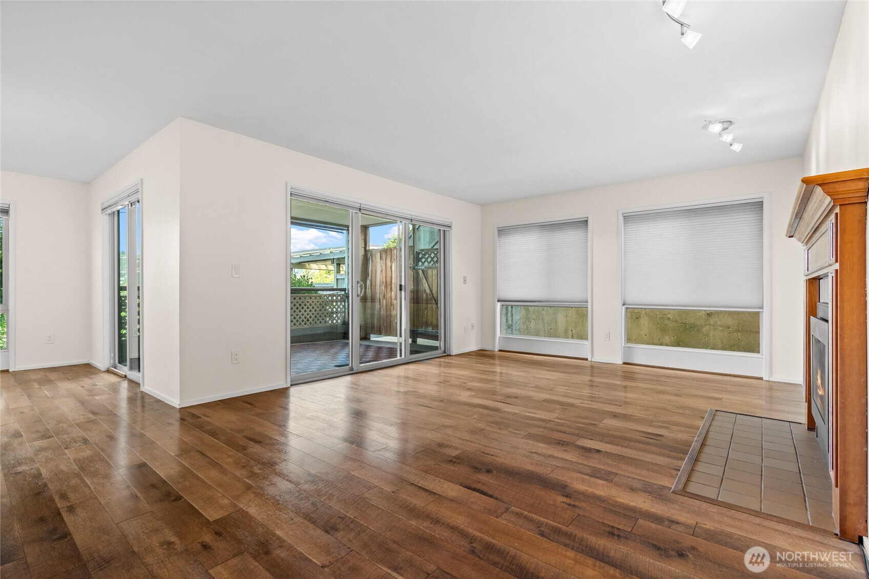 2811 14th 101 Property Photo 7