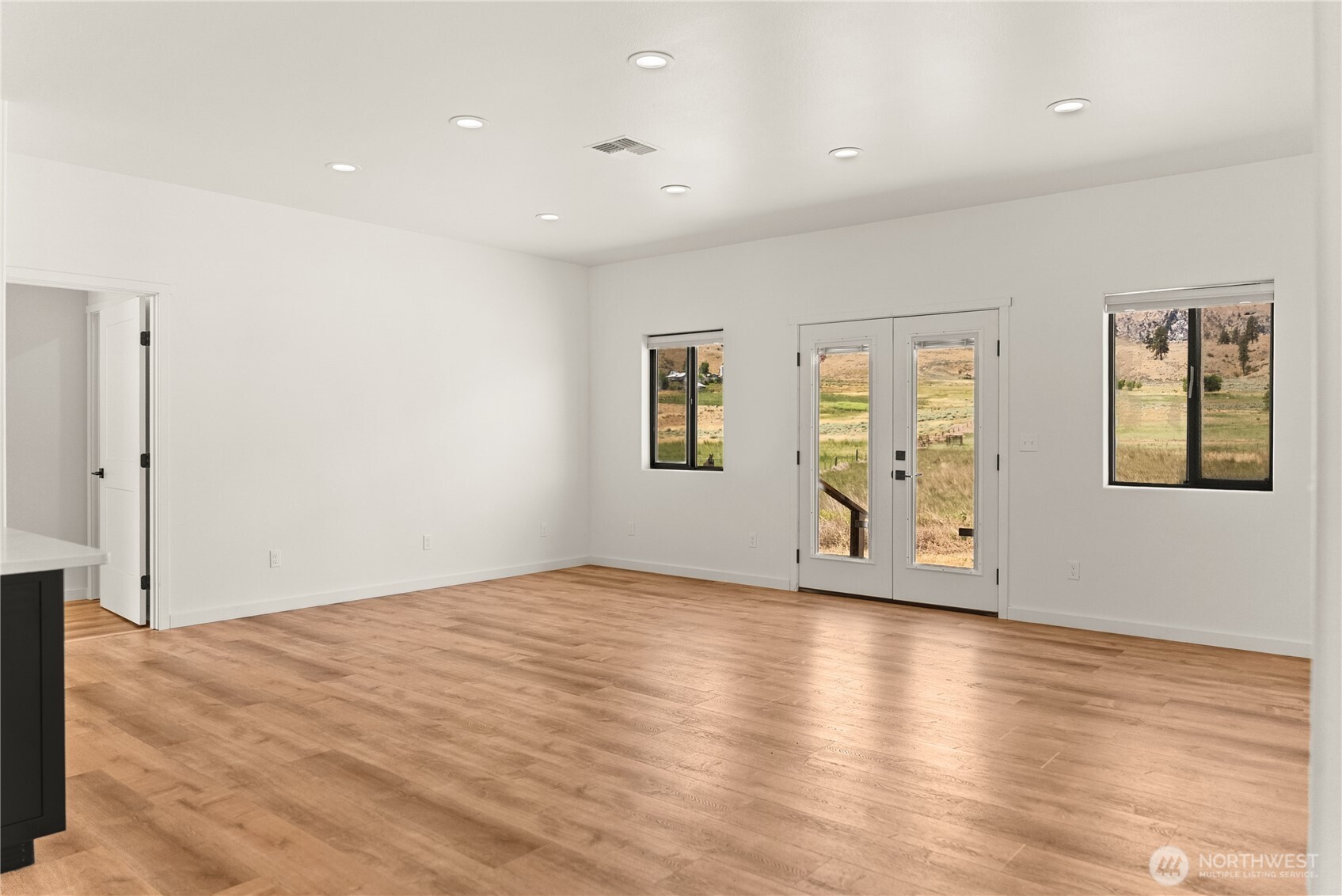 701 North Star Property Photo 8