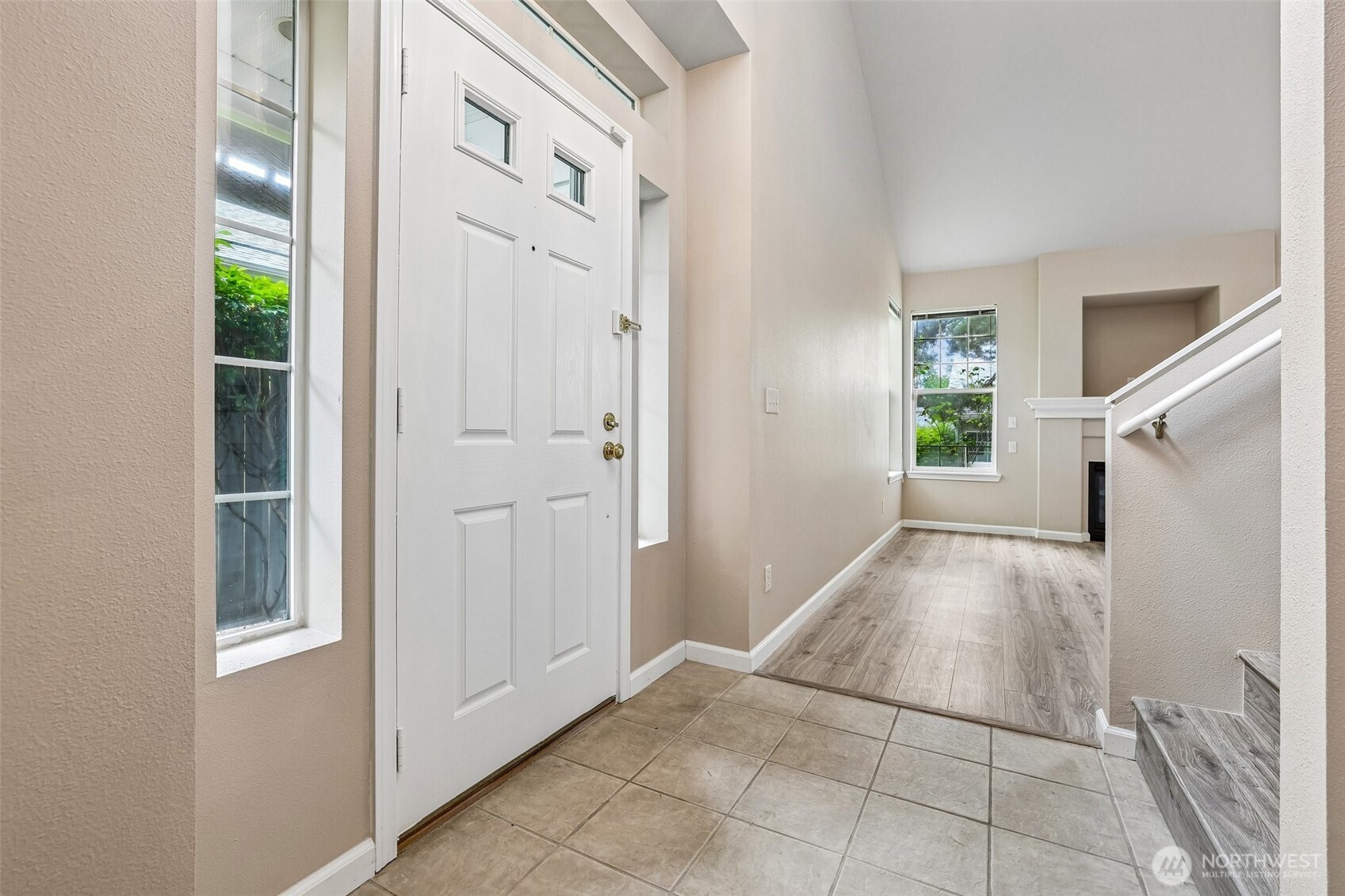 19107 110th Place Property Photo 3