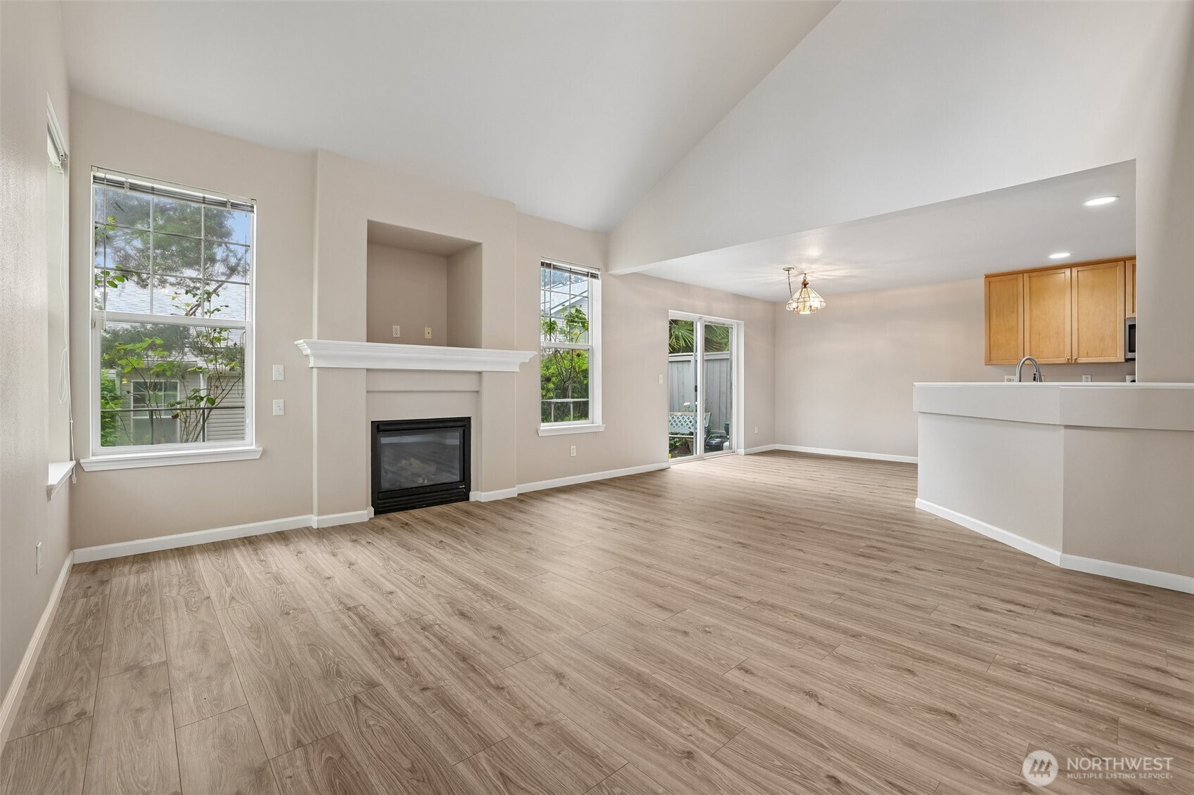 19107 110th Place Property Photo 5