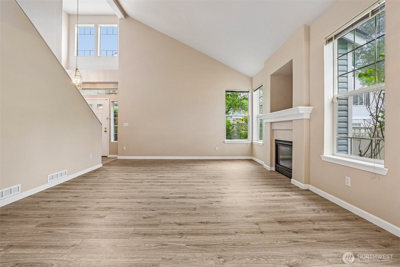 19107 110th Place Property Photo 7