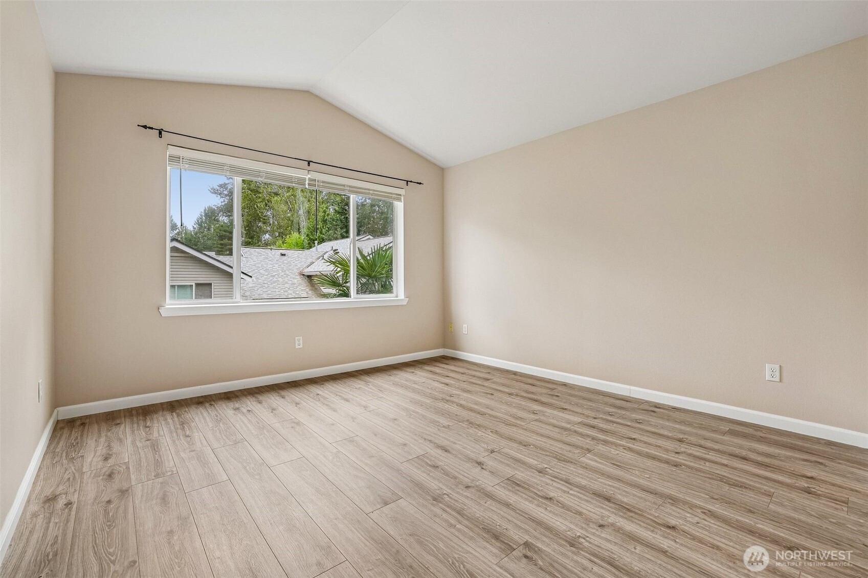 19107 110th Place Property Photo 17