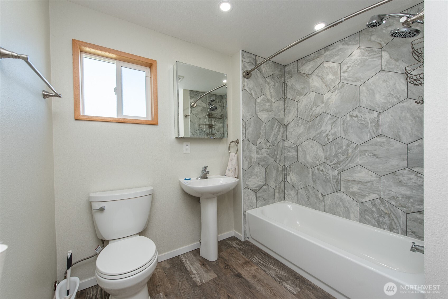 20 Elizabeth Lane Property Photo 15
