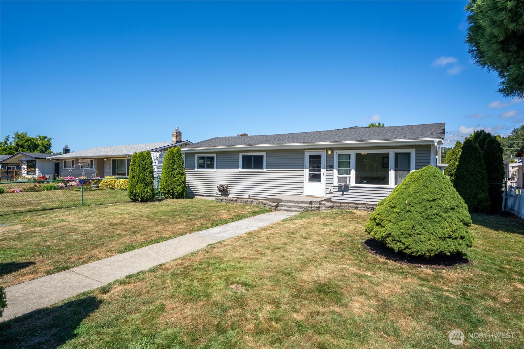 456 E Street Property Photo 1