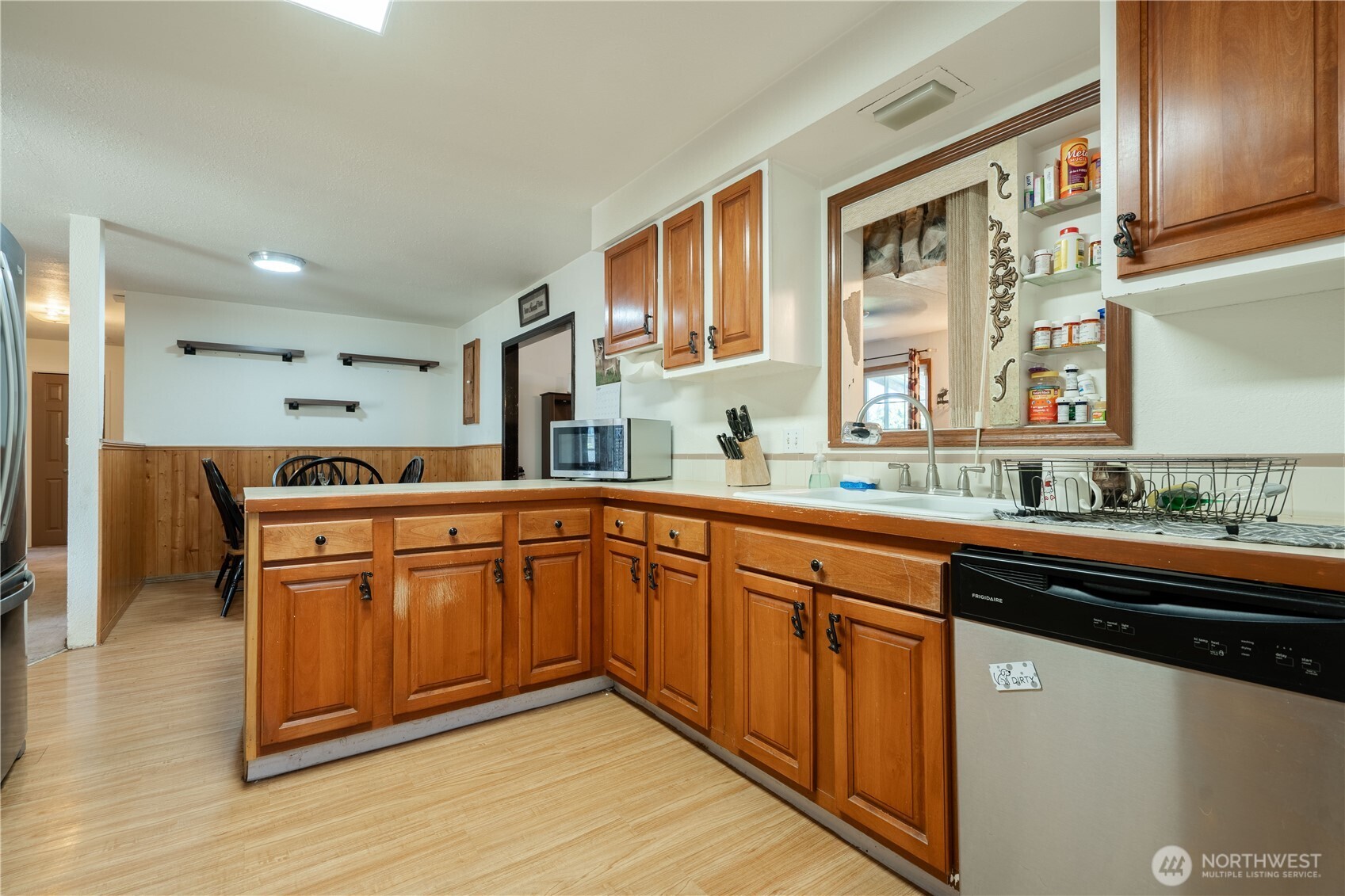 456 E Street Property Photo 10