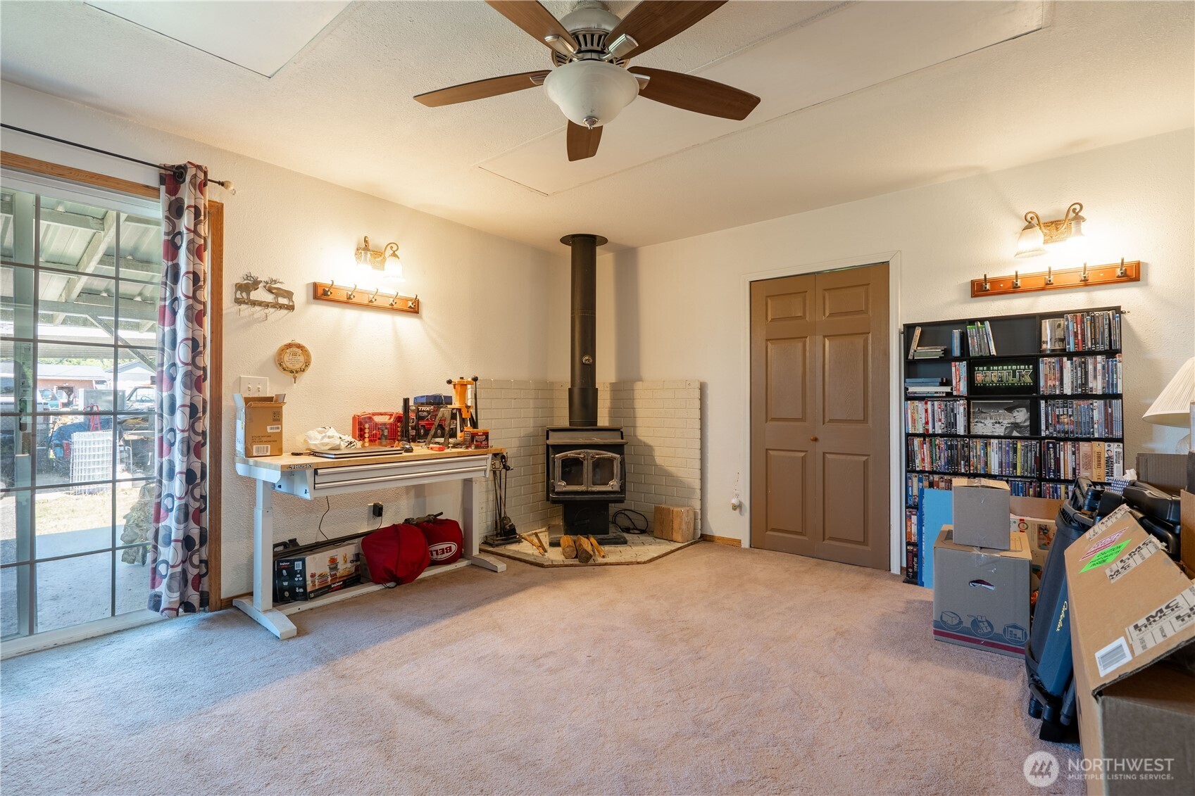 456 E Street Property Photo 19