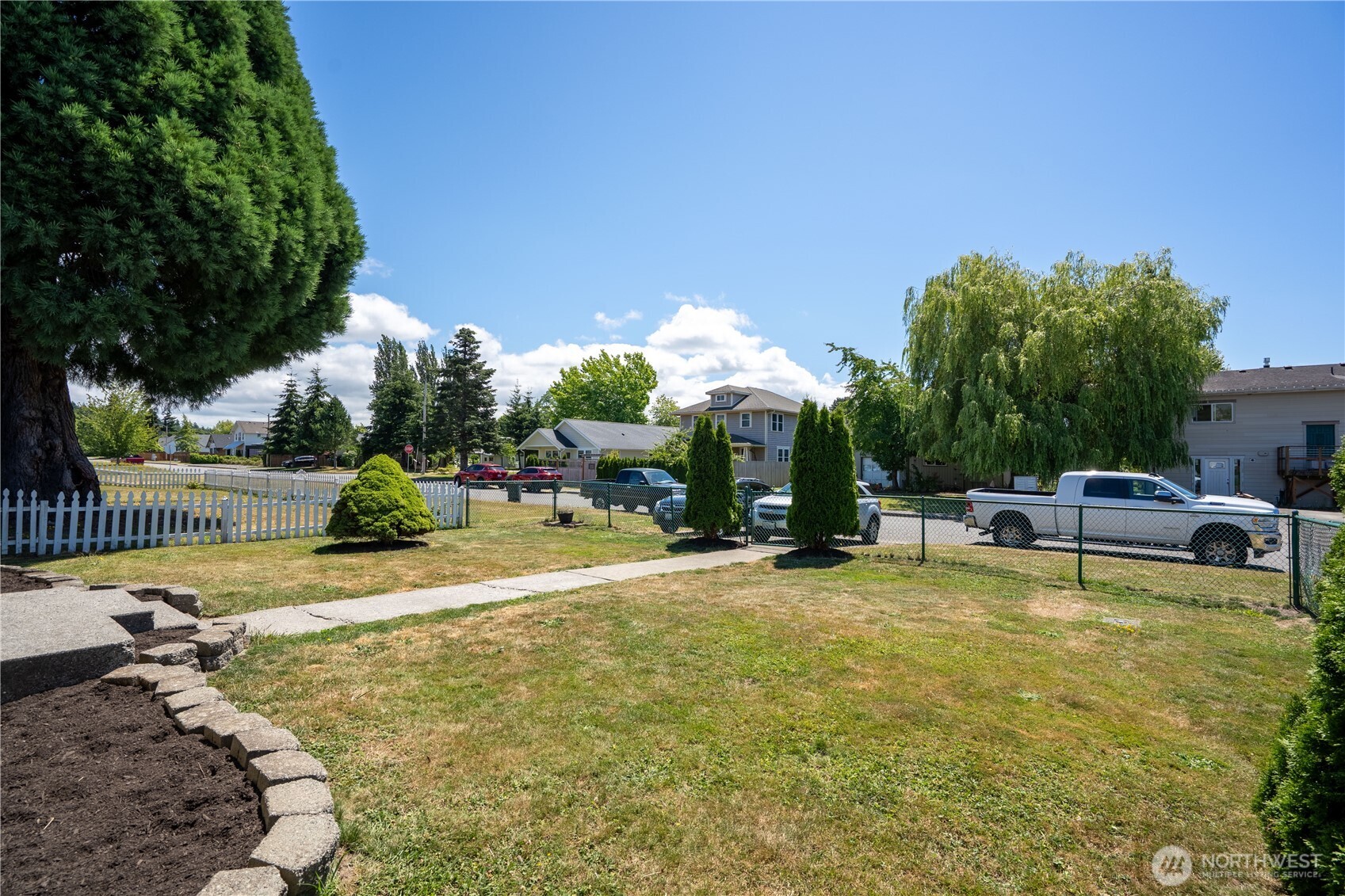 456 E Street Property Photo 21