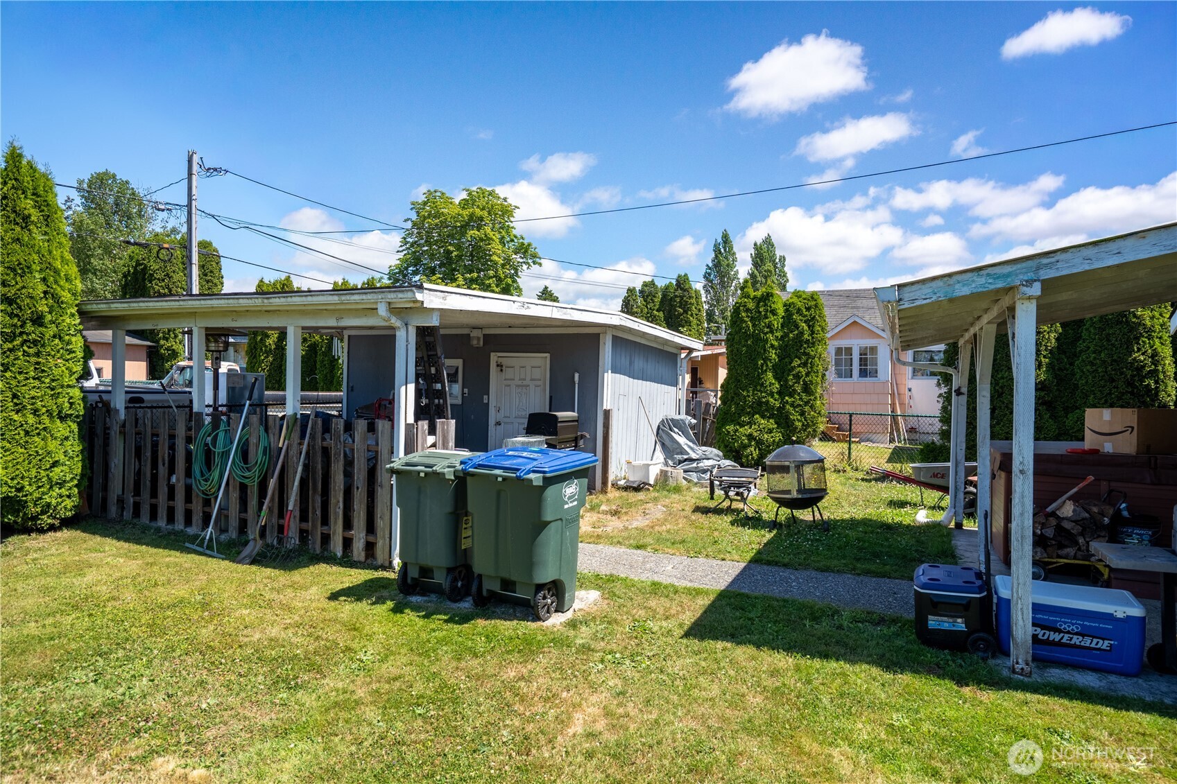 456 E Street Property Photo 23