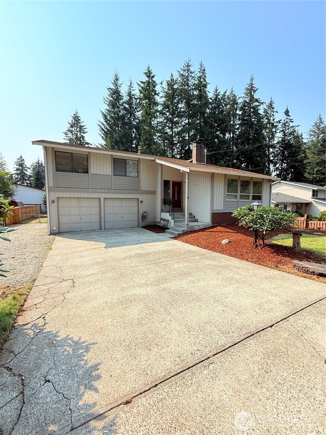 5010 84th Avenue Property Photo 2