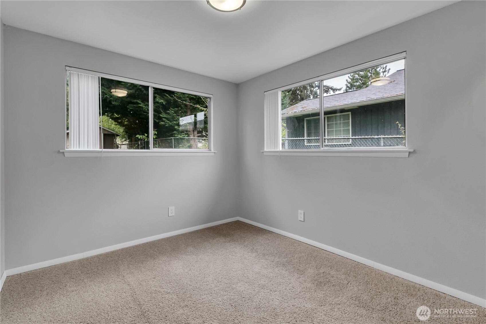 13033 31st Ave Property Photo 17