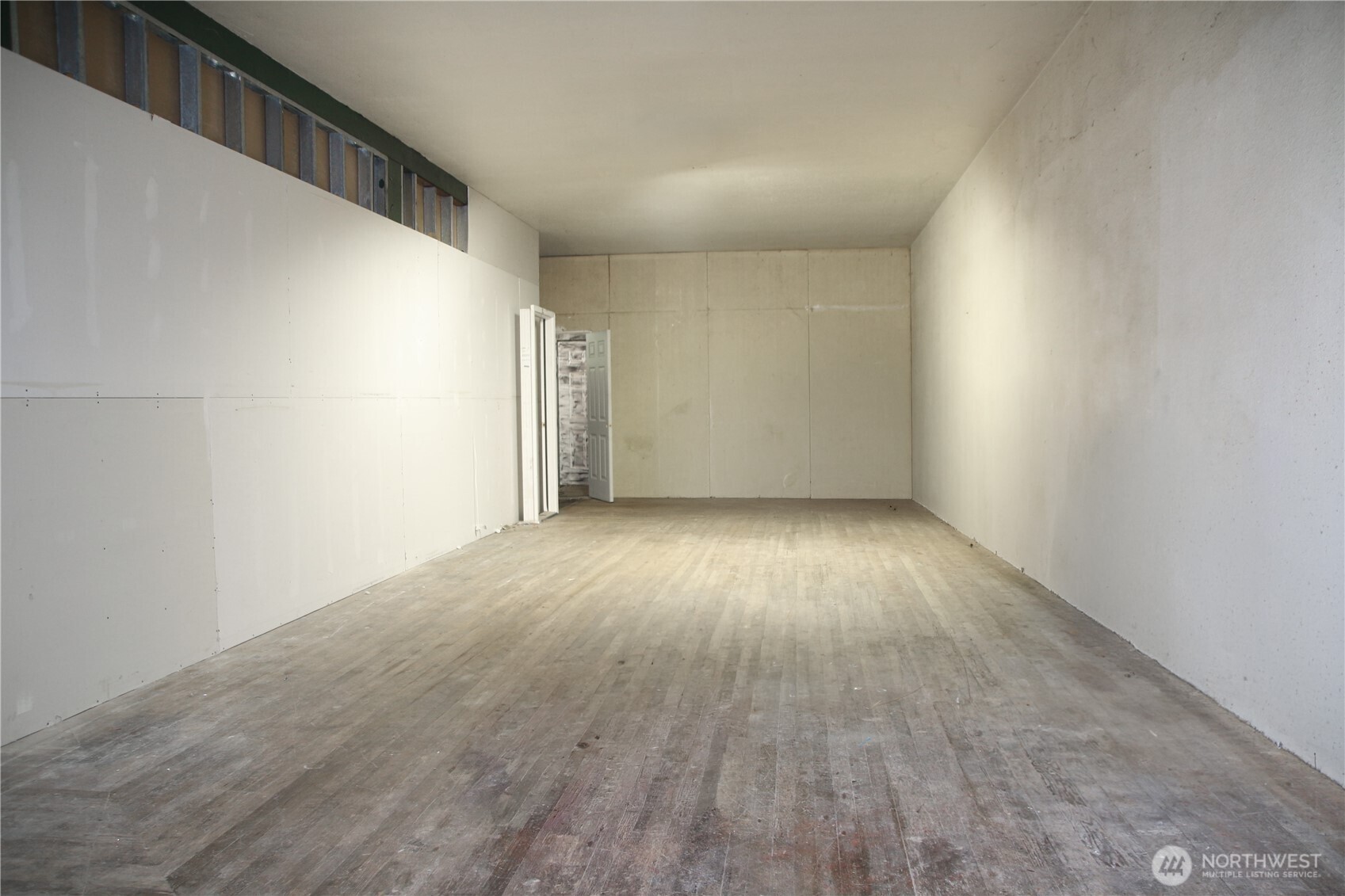 699 State Route 7 Property Photo 4