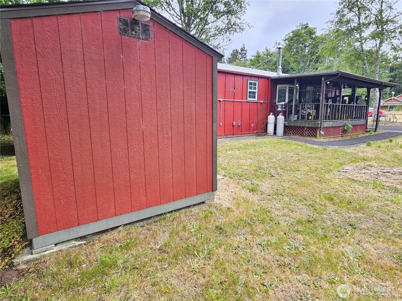 2707 240th Place Property Photo 4