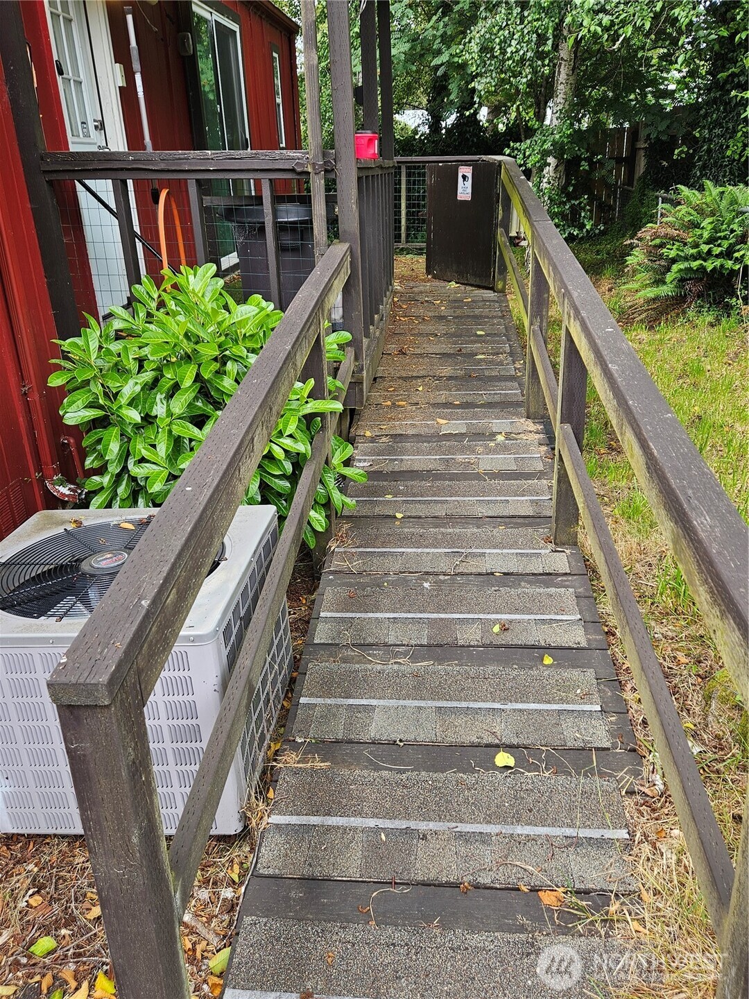 2707 240th Place Property Photo 6