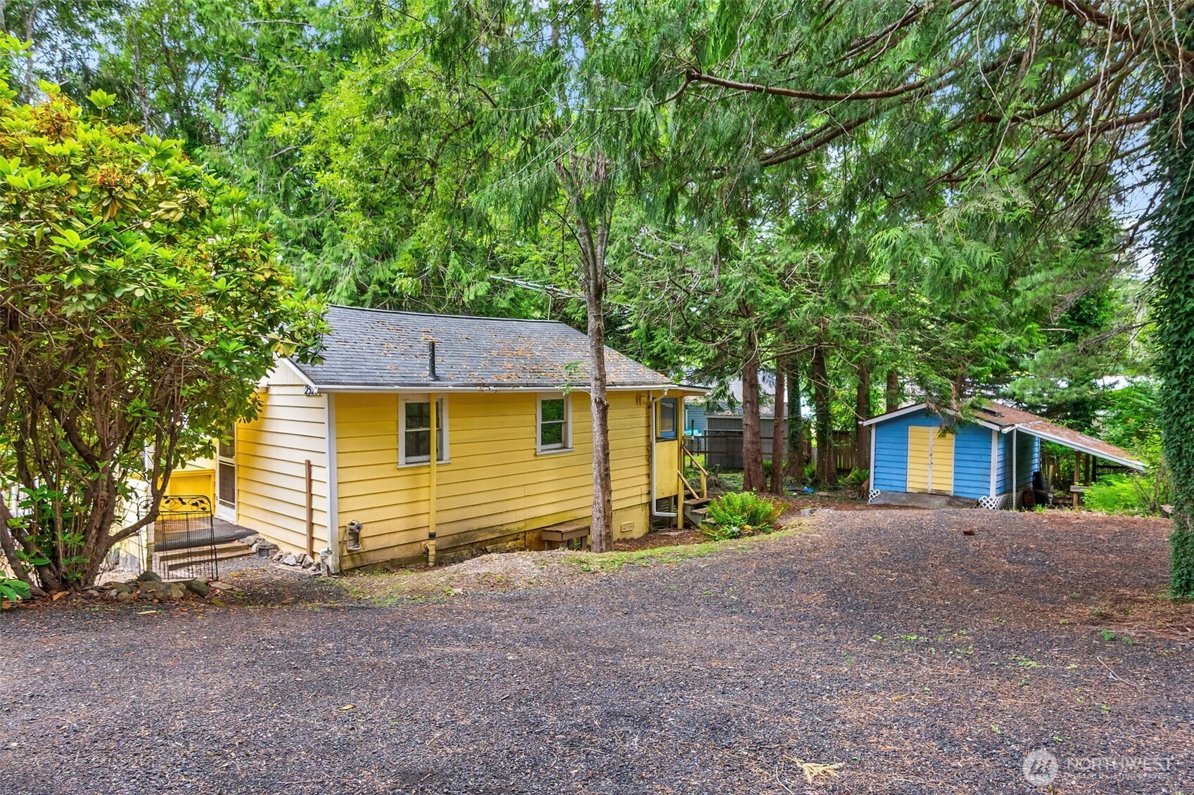 2528 Westwind Drive Property Photo 1