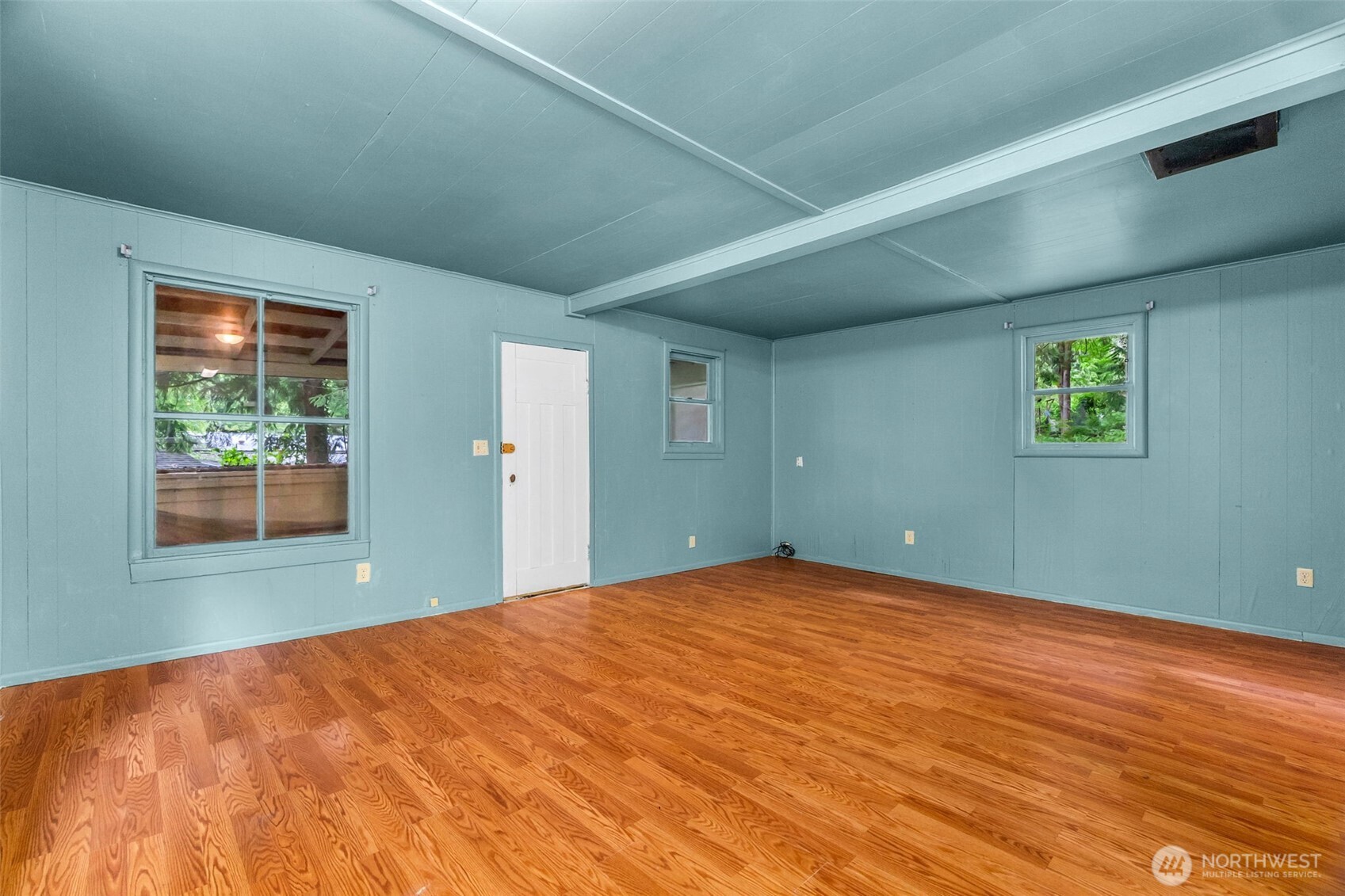 2528 Westwind Drive Property Photo 11