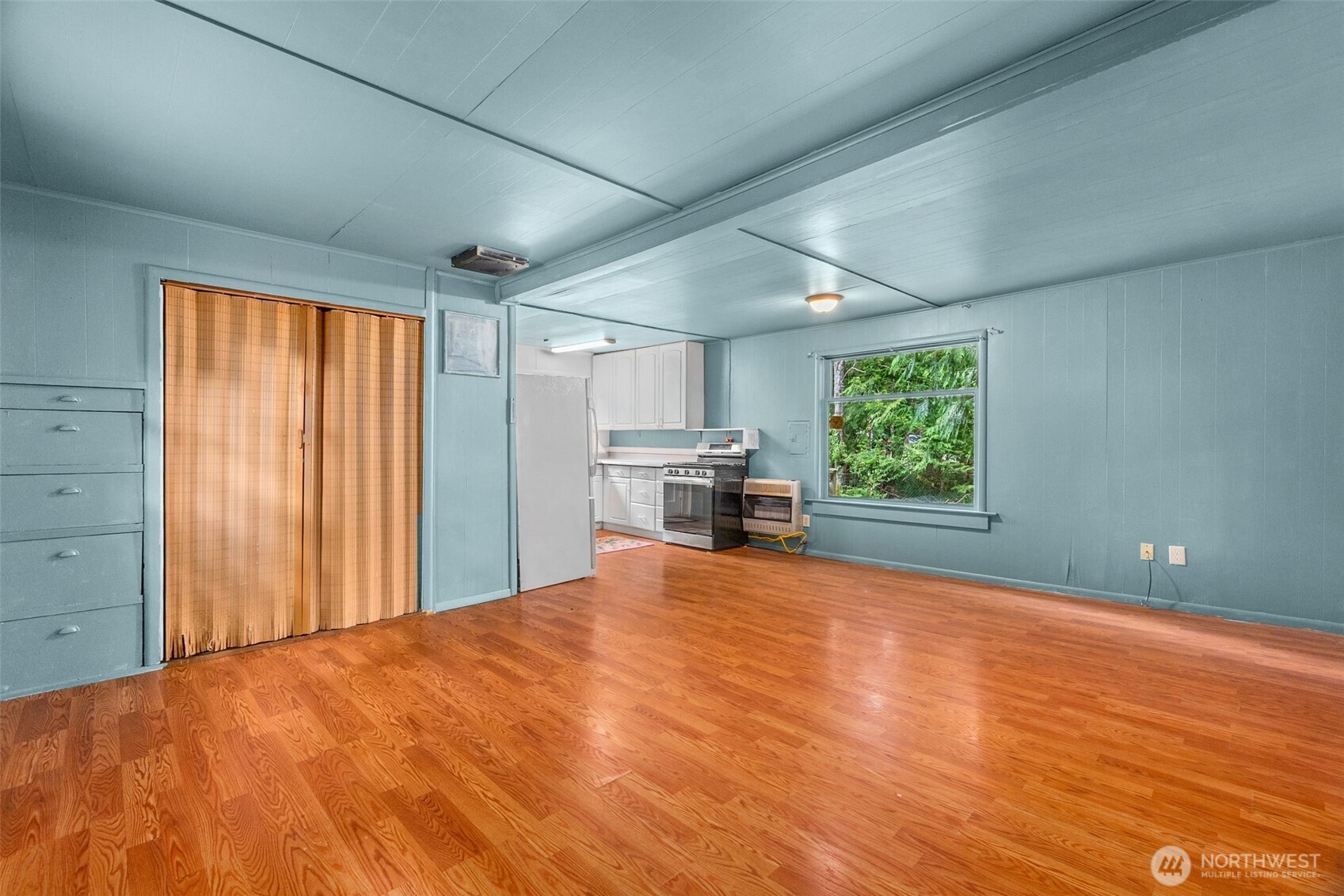 2528 Westwind Drive Property Photo 13