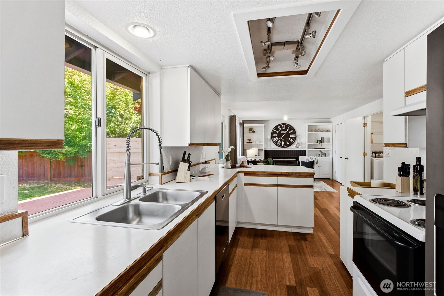 2009 147th Street Ct Property Photo 9