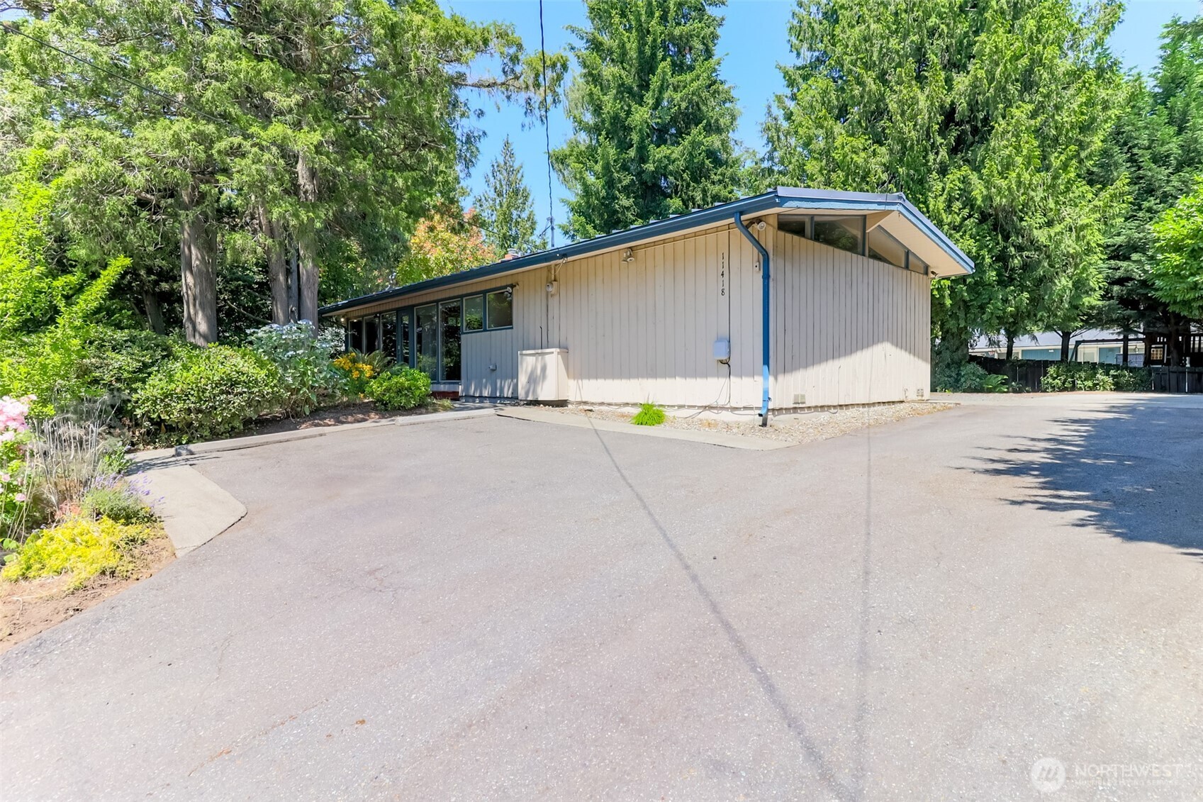 11418 NE 19th Street Property Photo 1