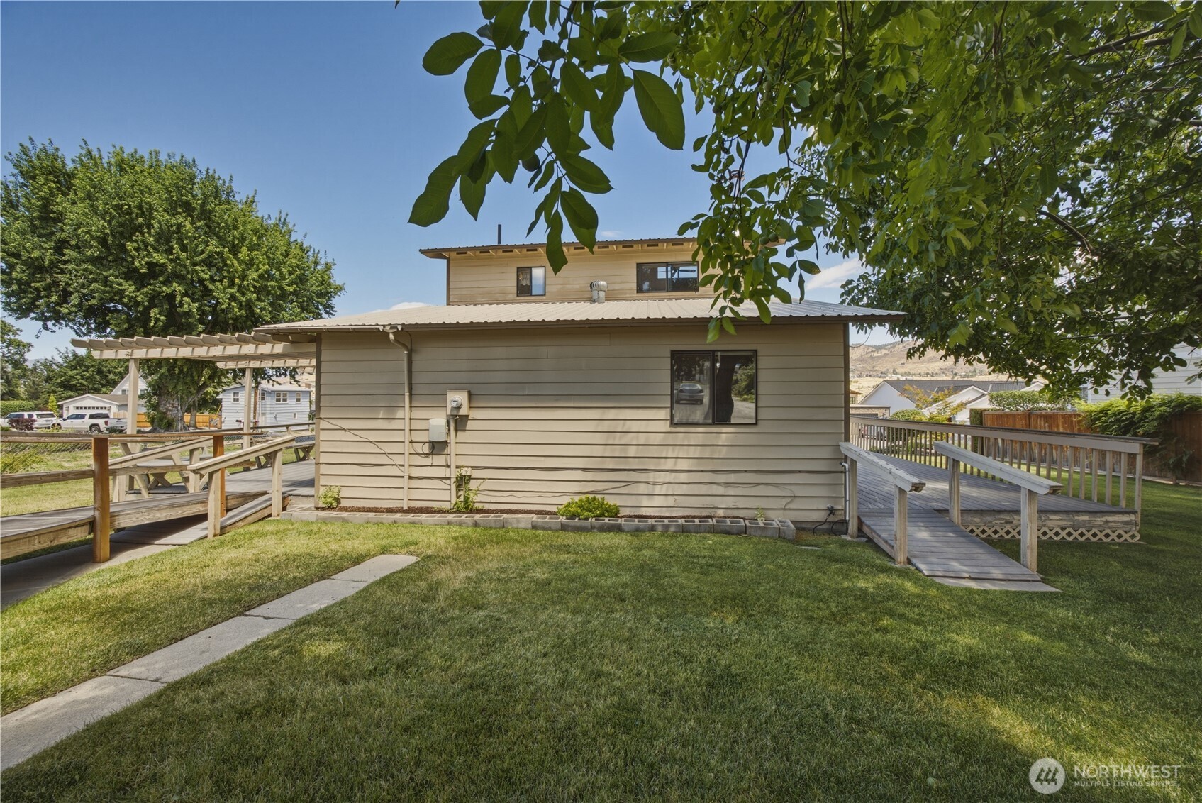 2111 W Terrace Avenue Property Photo 33