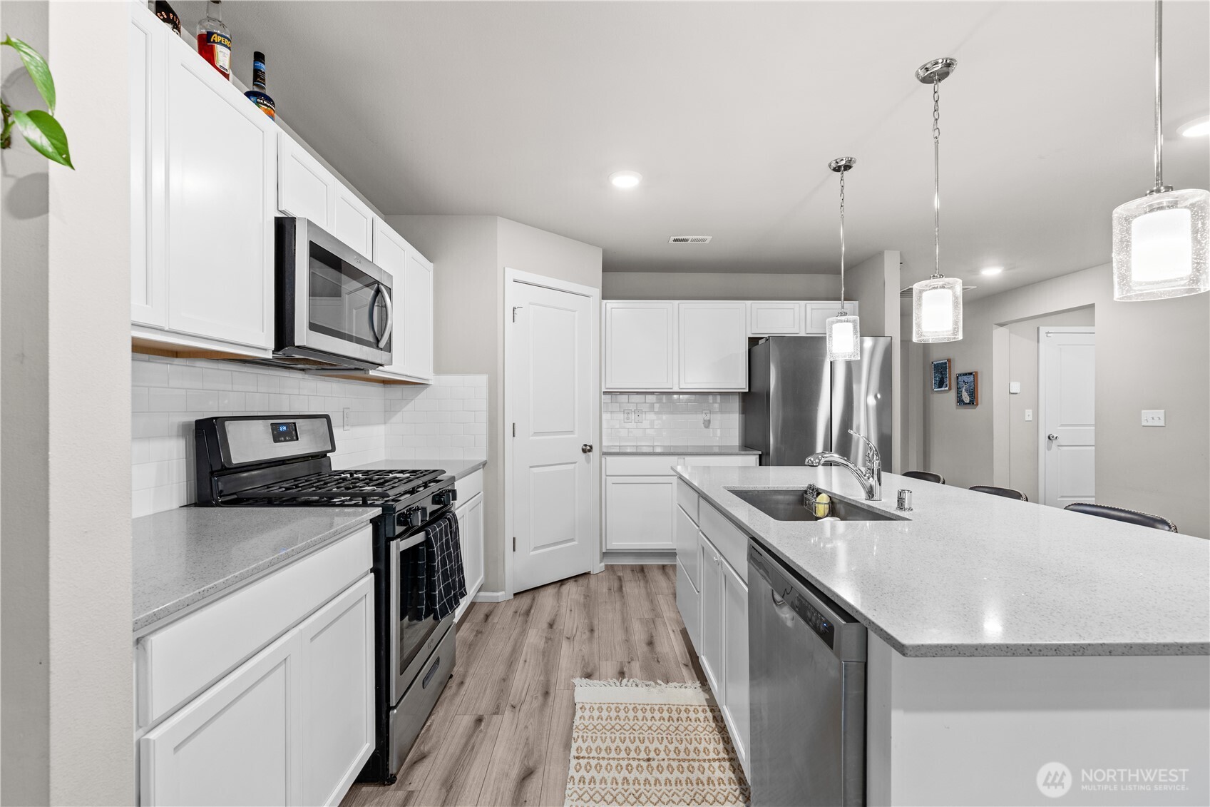 2410 Cantergrove Drive Property Photo 19