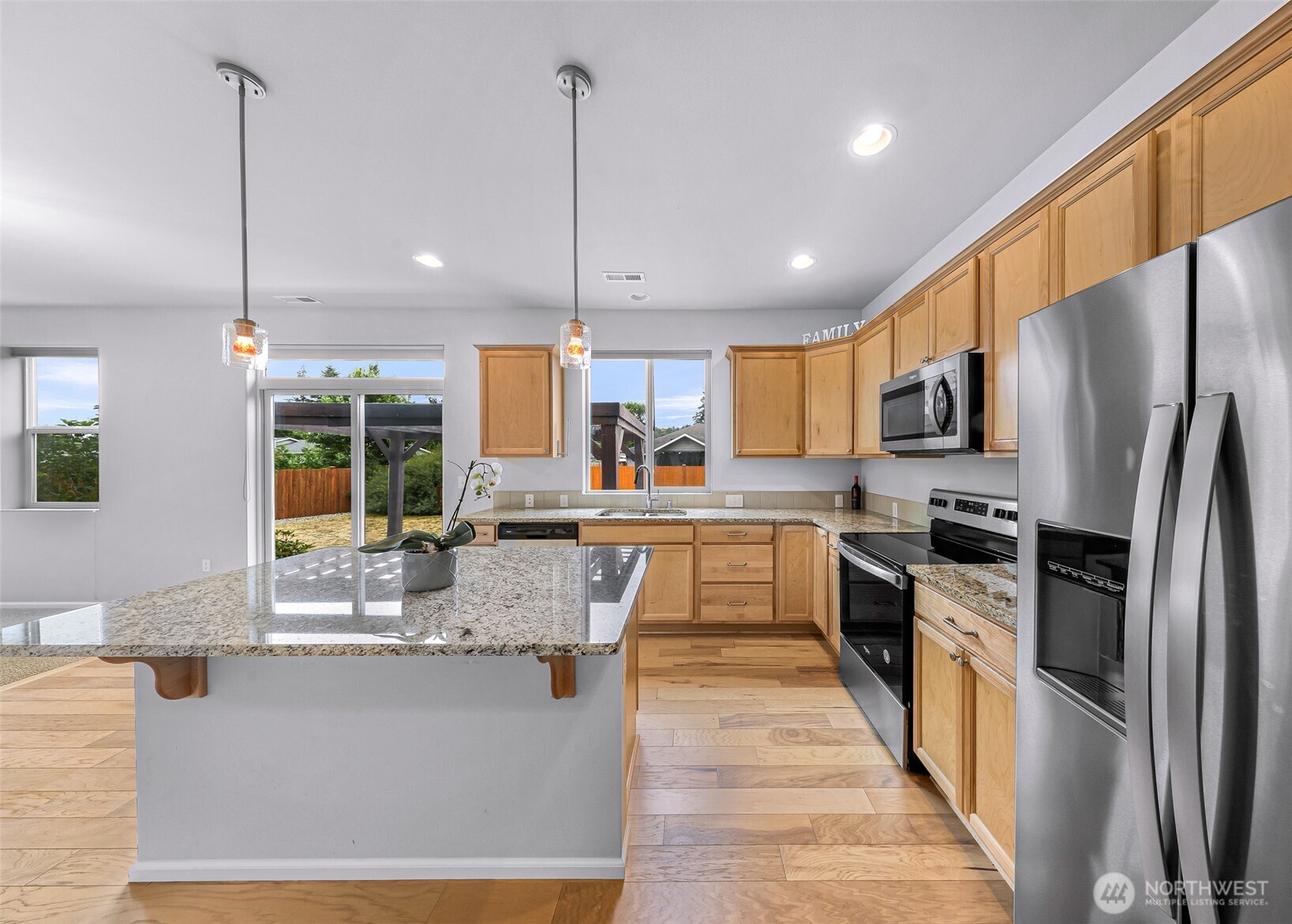 337 Cambridge Loop Property Photo 16