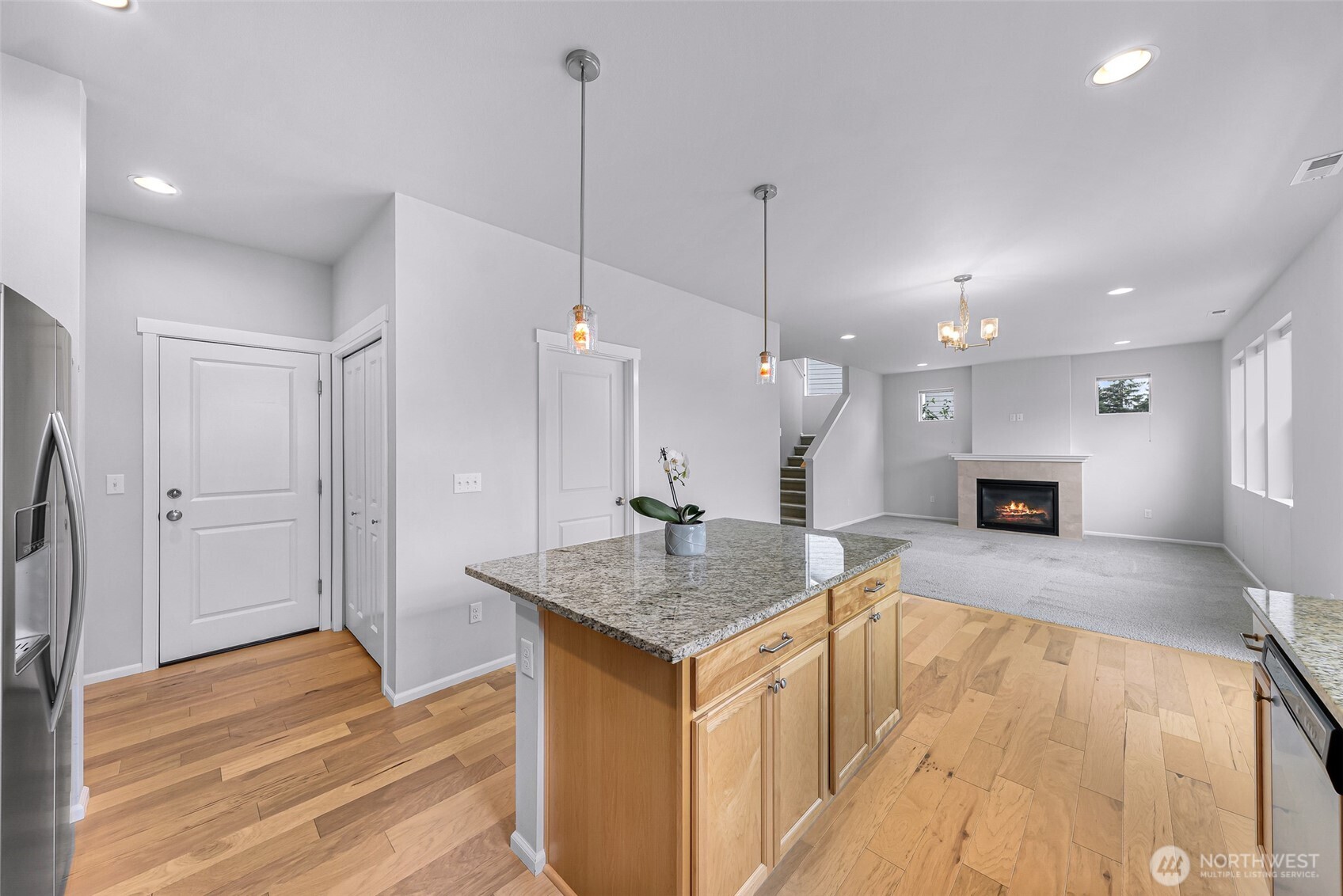 337 Cambridge Loop Property Photo 17