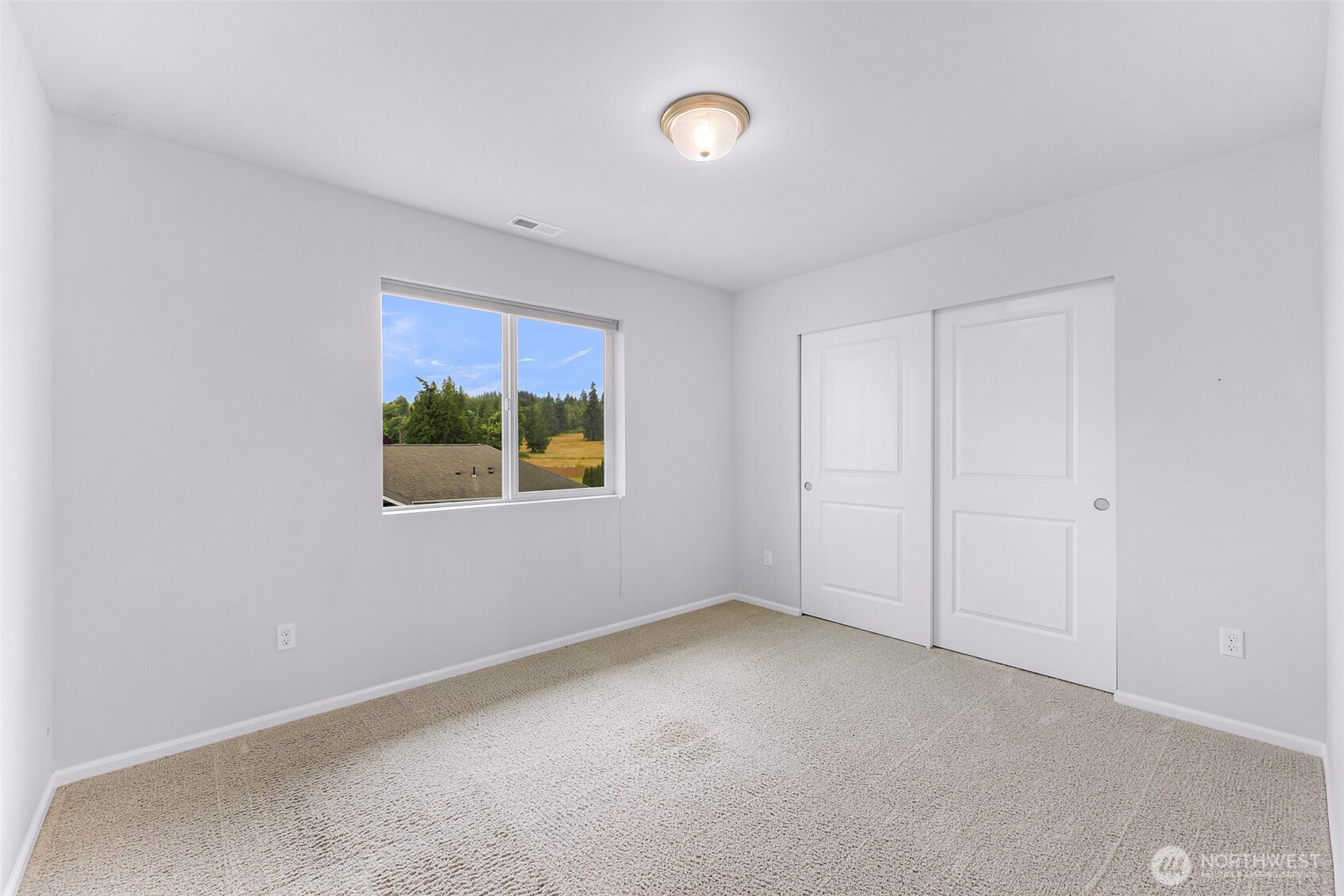 337 Cambridge Loop Property Photo 25