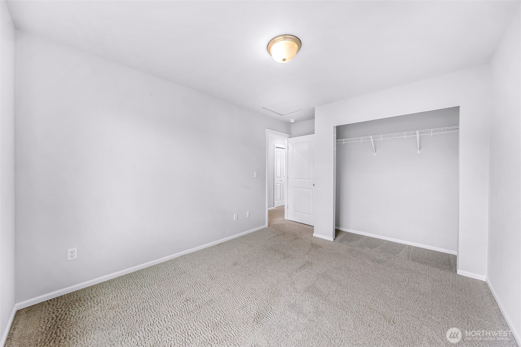337 Cambridge Loop Property Photo 26
