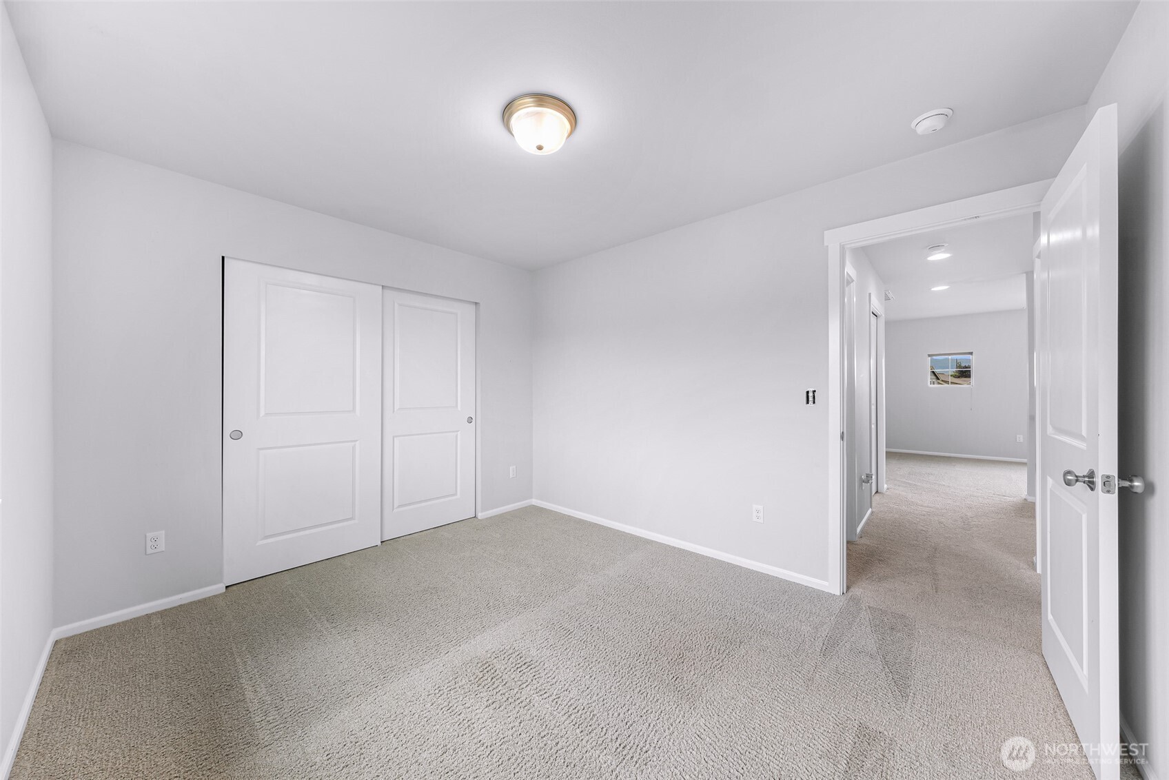 337 Cambridge Loop Property Photo 29