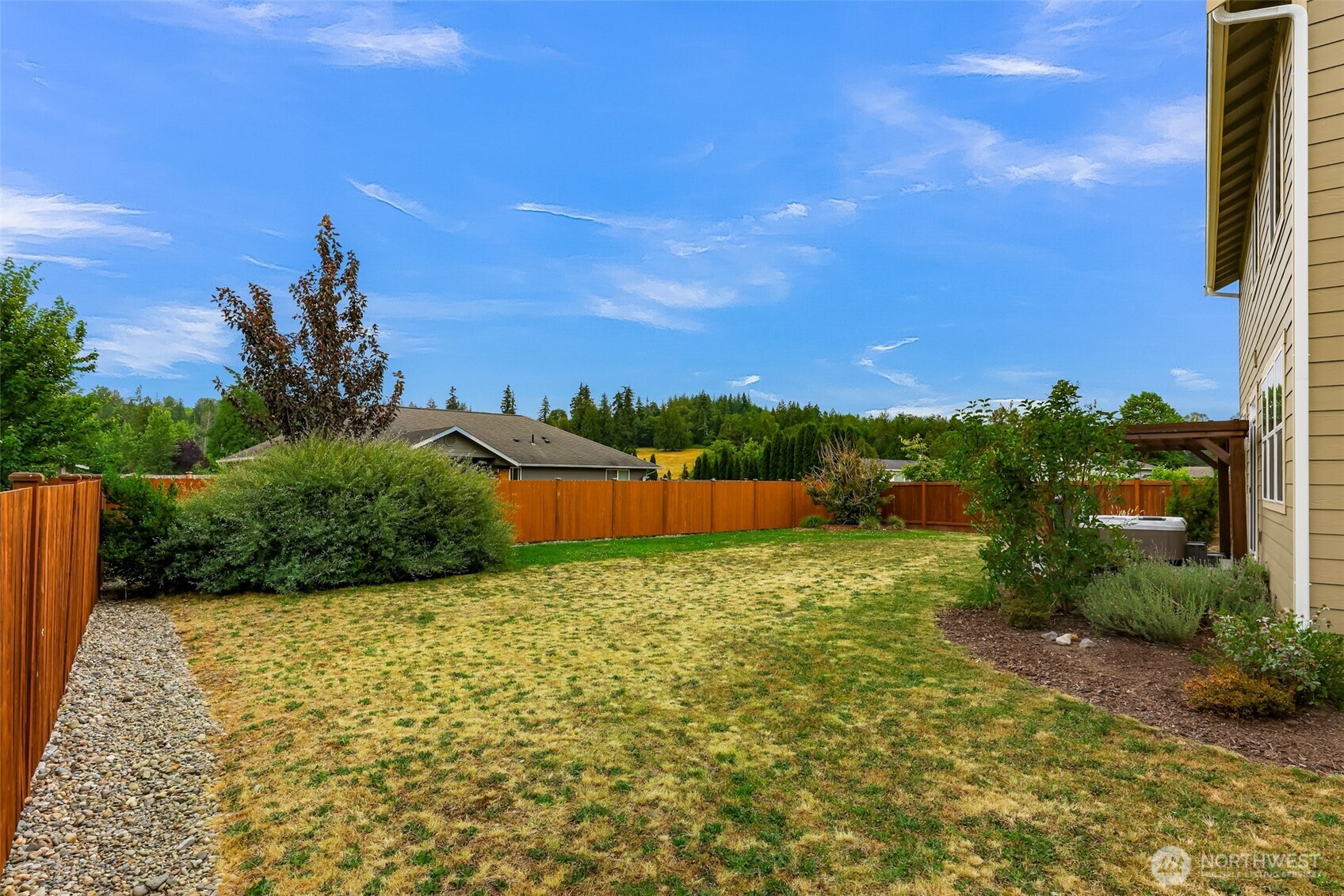 337 Cambridge Loop Property Photo 38